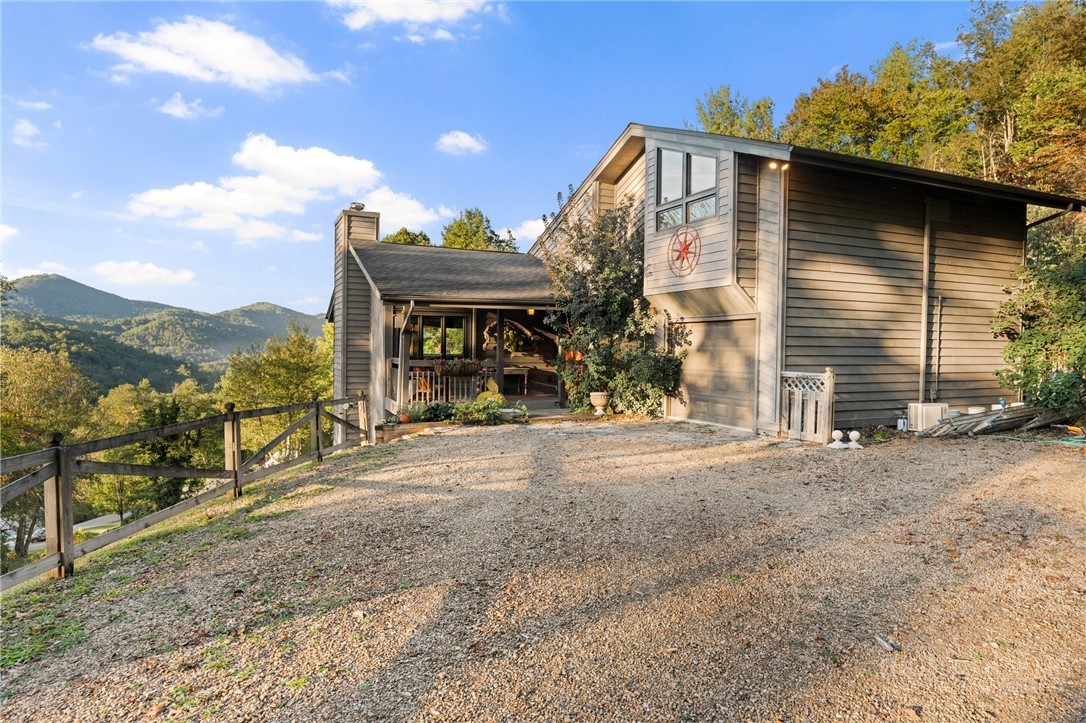 225 Hillside Drive — photo