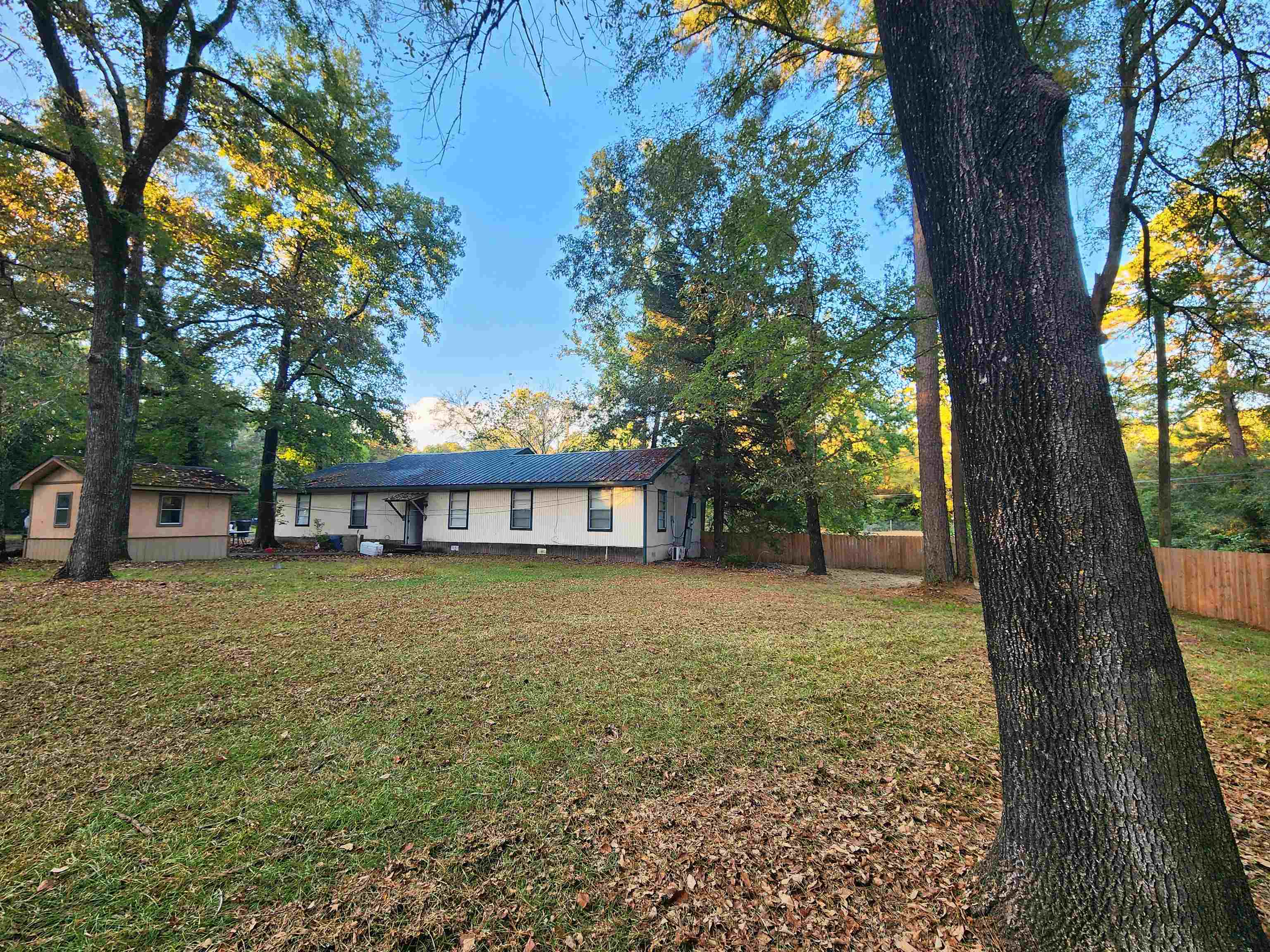 125 Hunters Drive — photo