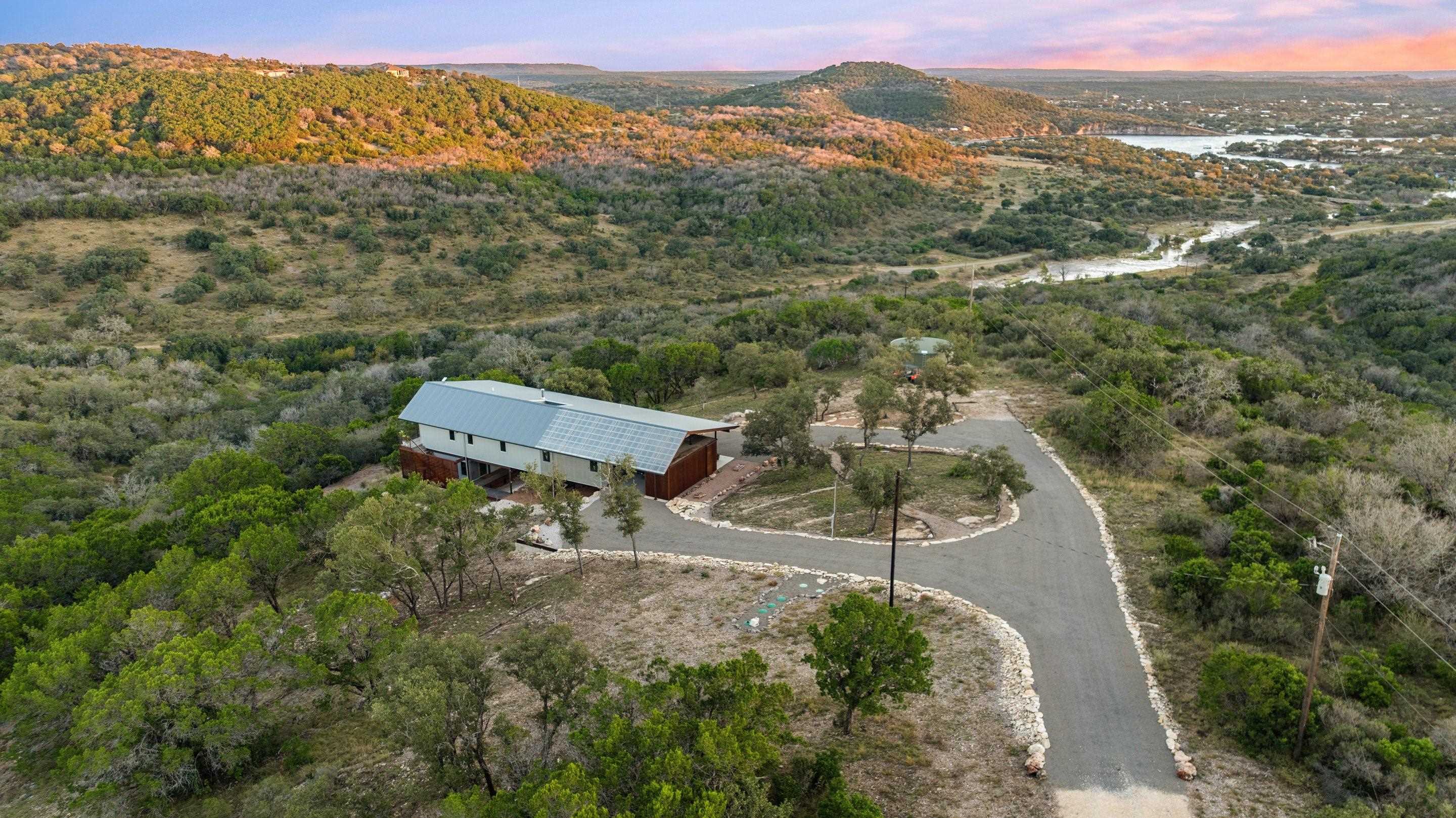 2037 Wolf Creek Ranch Road — photo