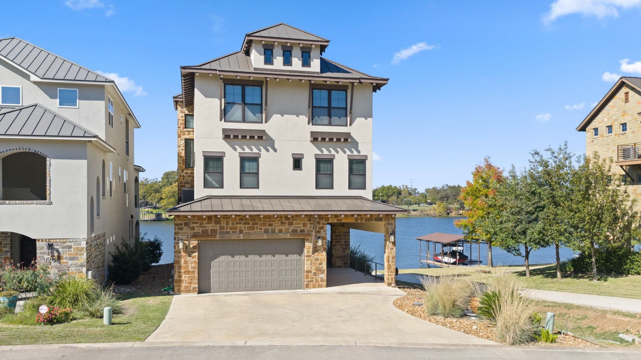 624 Waterside — photo