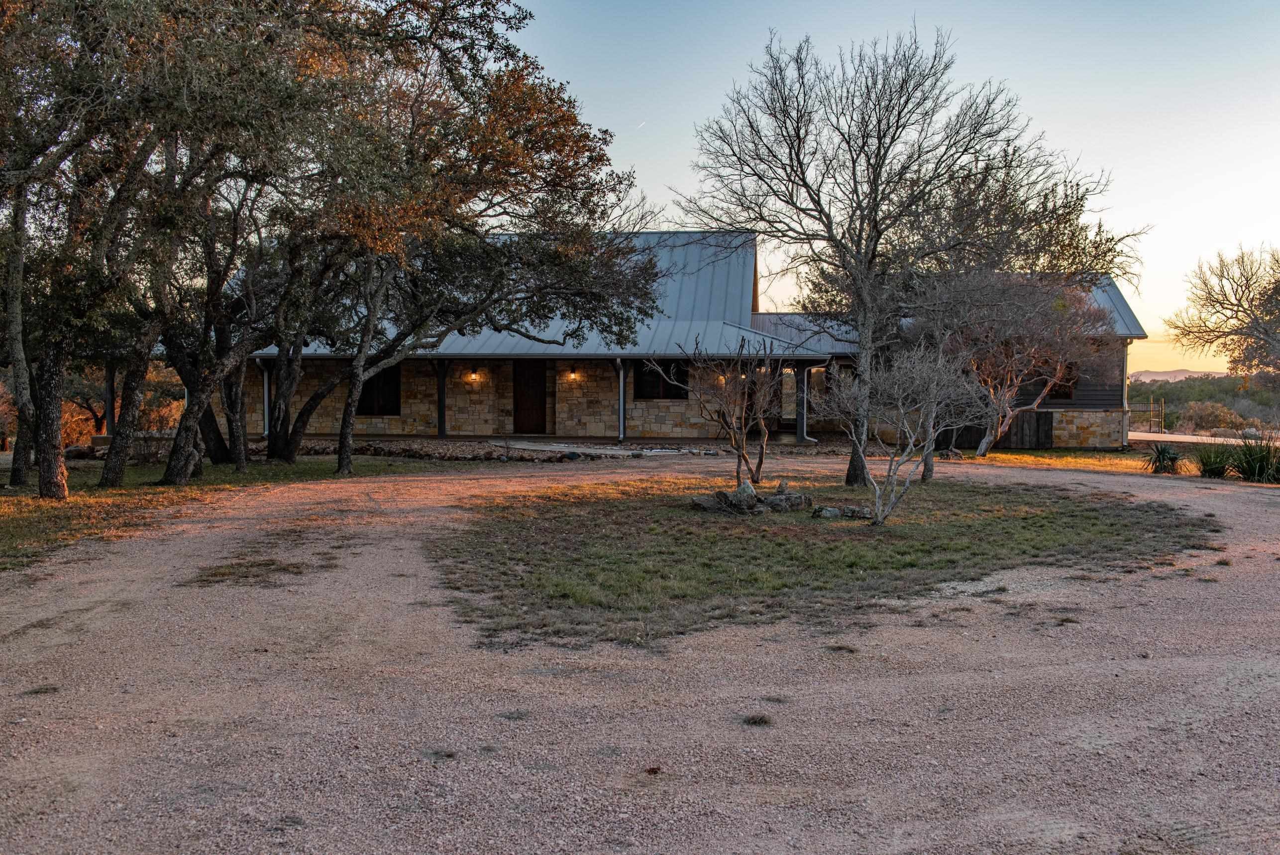 1250 Rocky Hollow Dr — photo