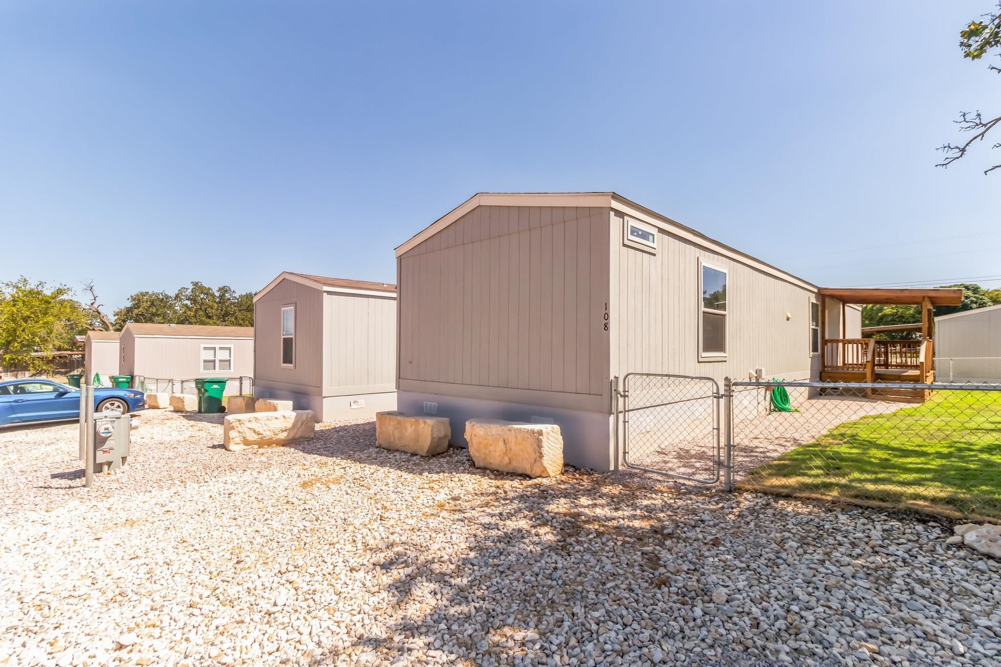 105 E Briar Drive — photo