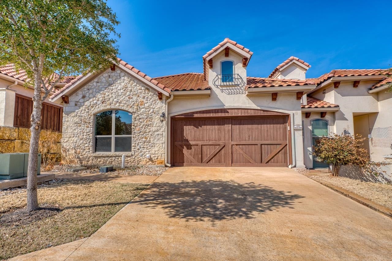 300 Tuscan Dr — photo