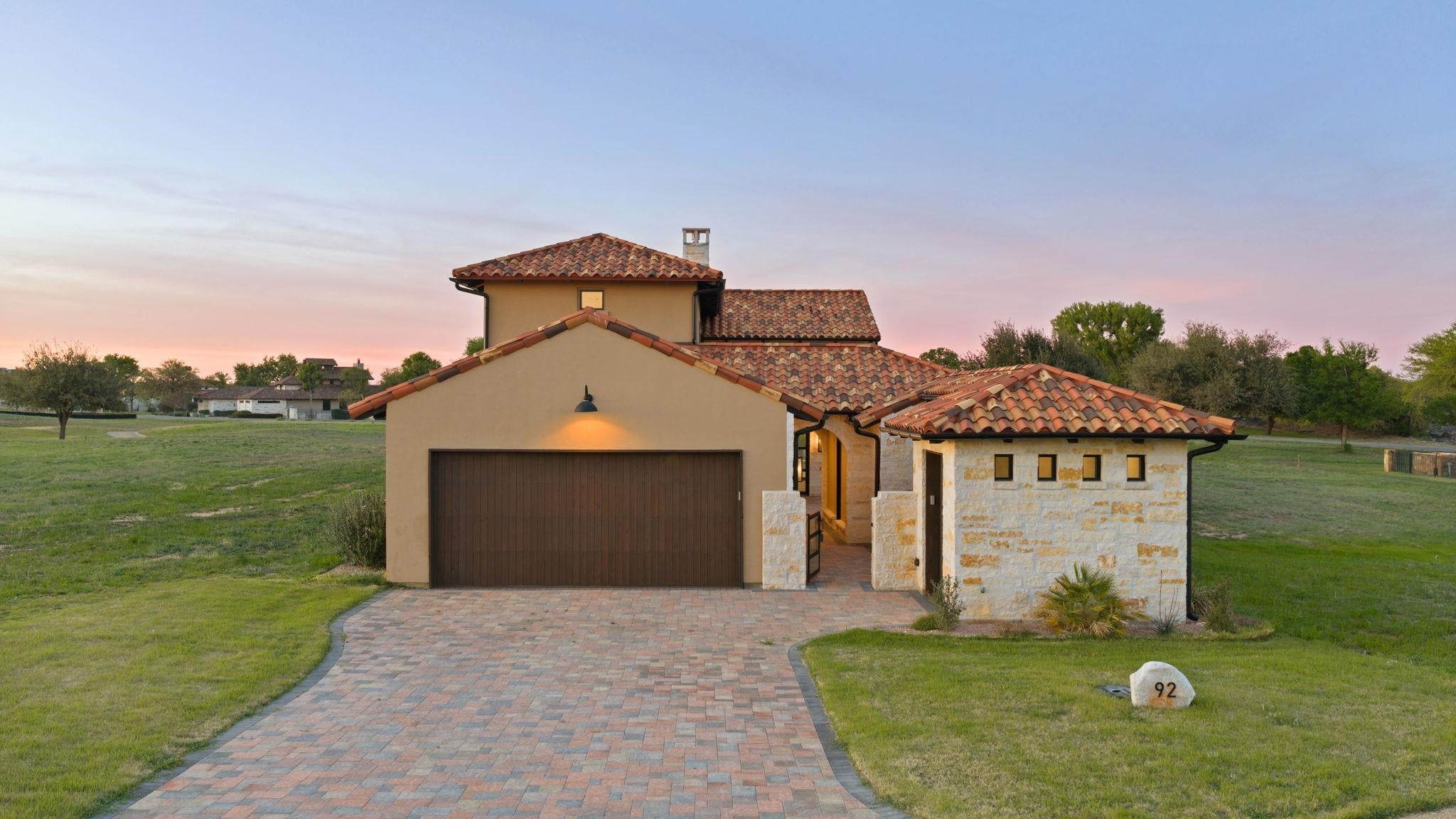 92 Encantada — photo