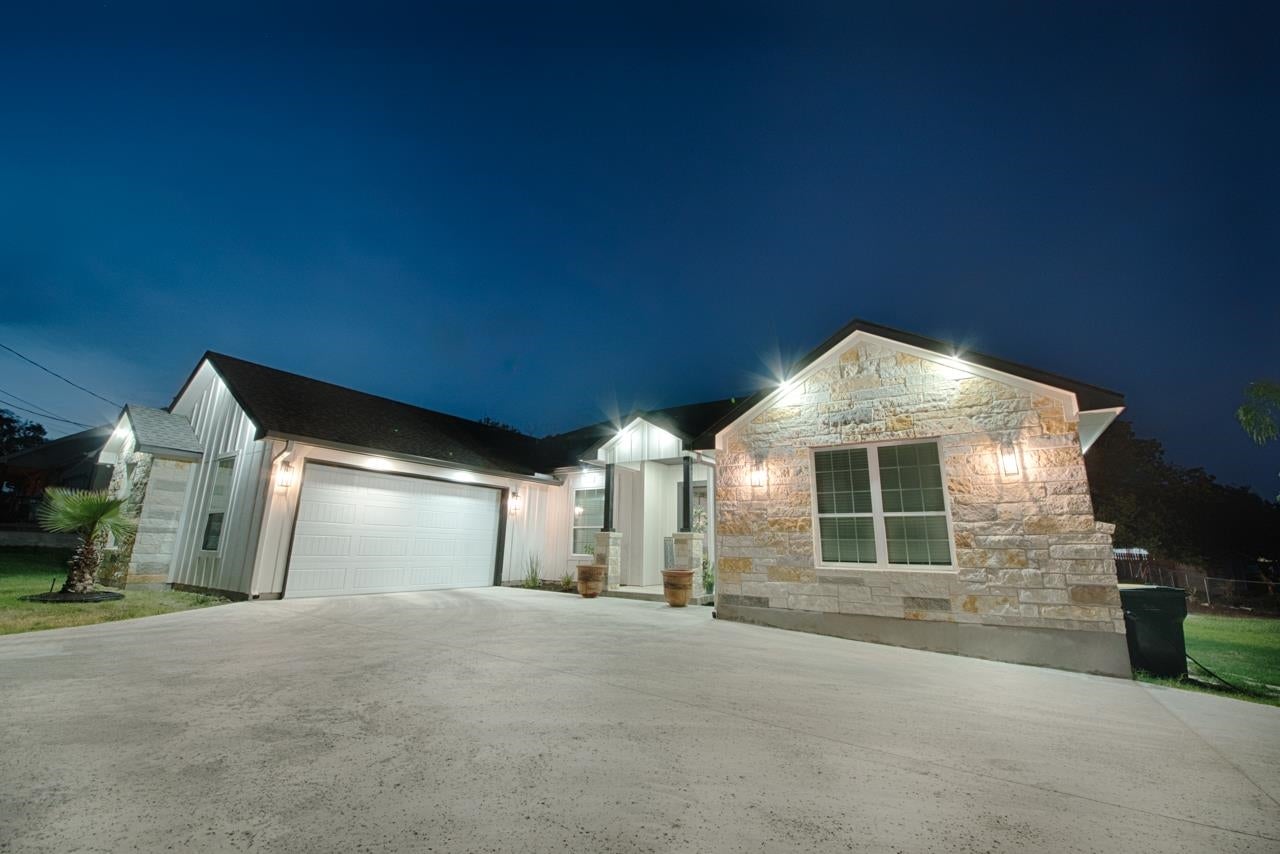 235 E Bluebriar Drive — photo