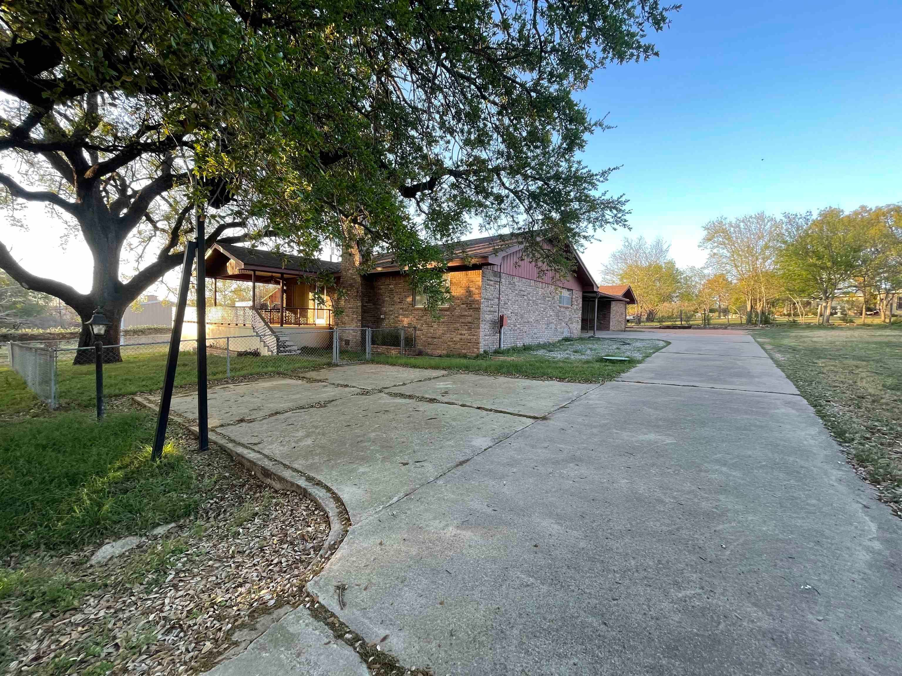 4317 River Oaks Drive — photo