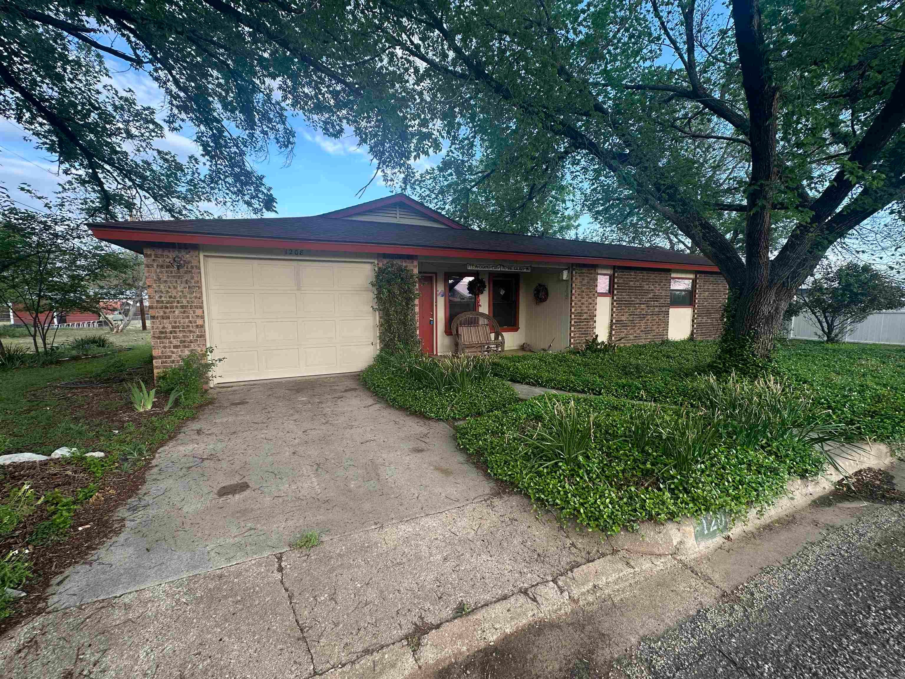1208 Olive Street — photo