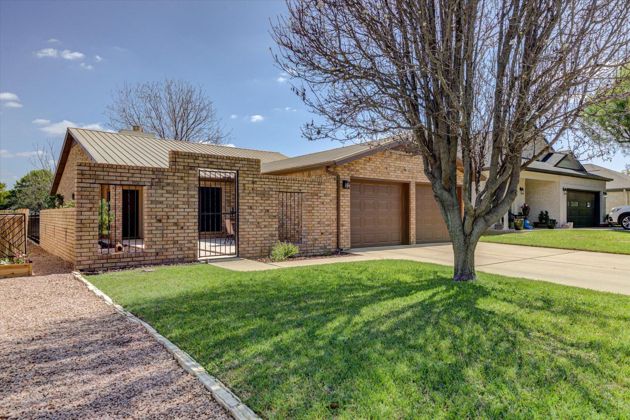115 Firestone Pl — photo