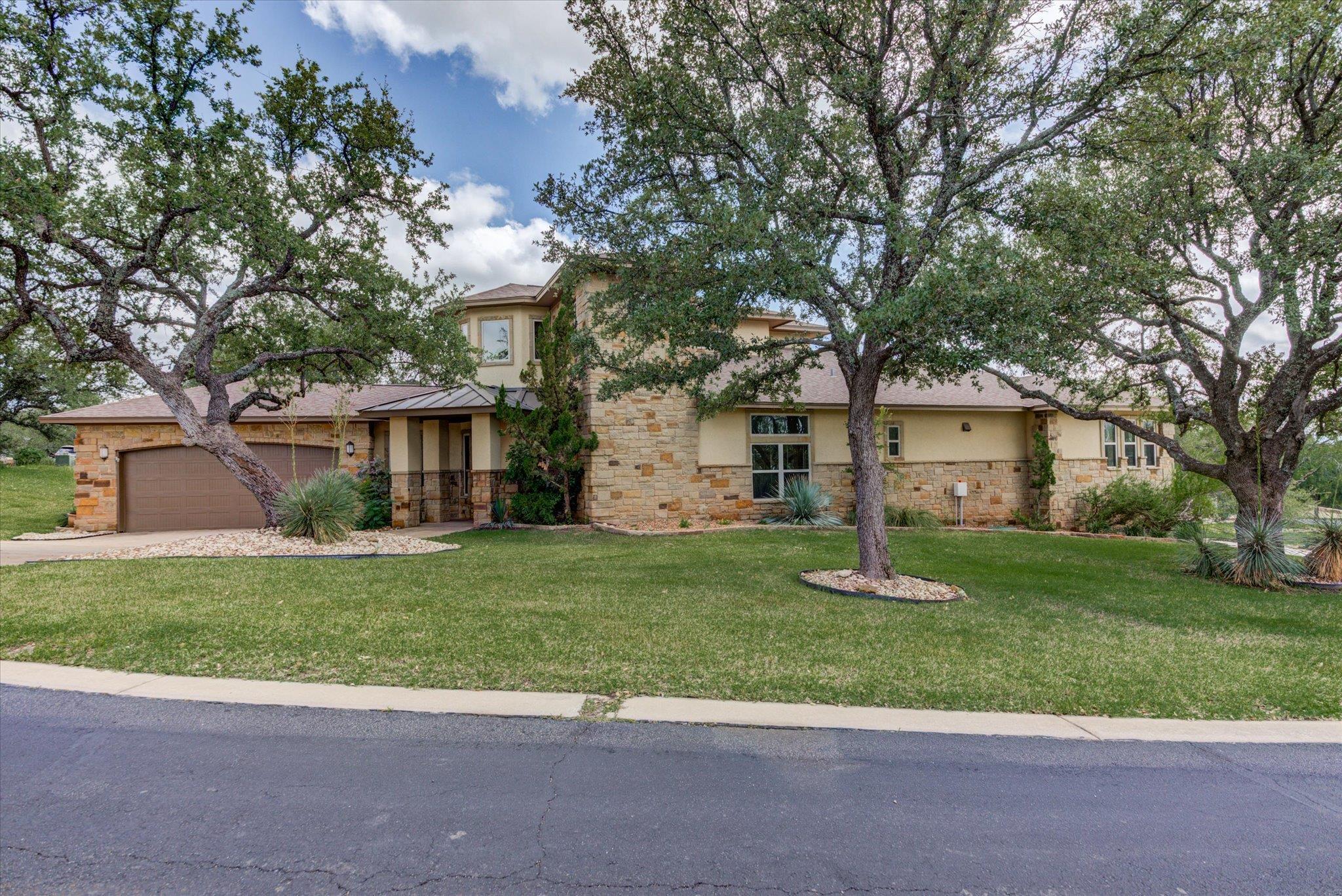 208 Colina CV — photo