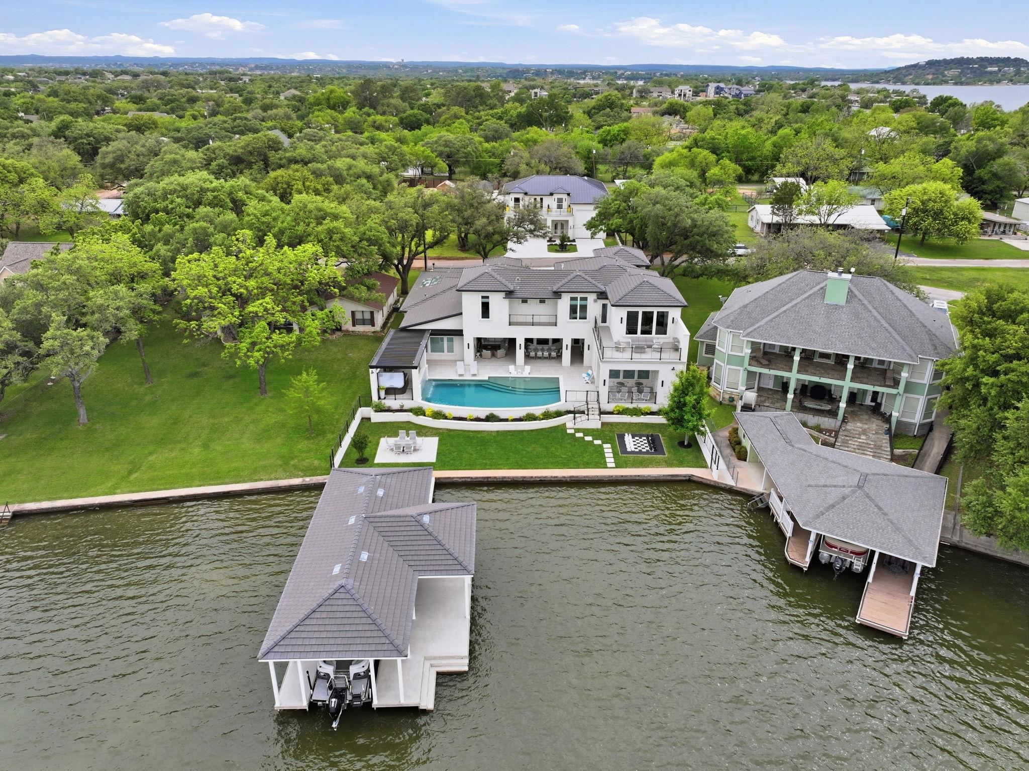 136 S Shorewood Drive — photo