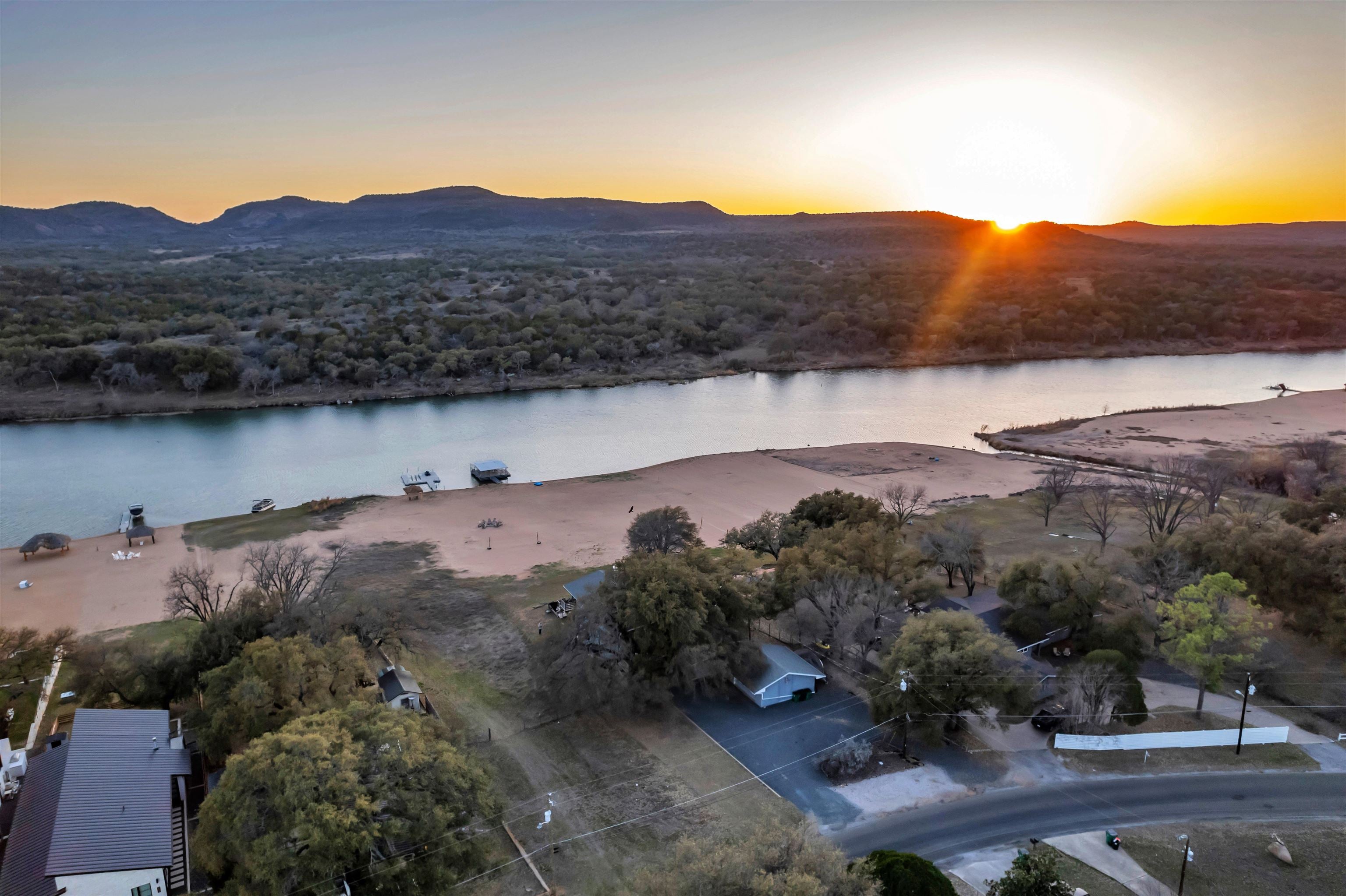 4306 River Oaks Dr Drive — photo