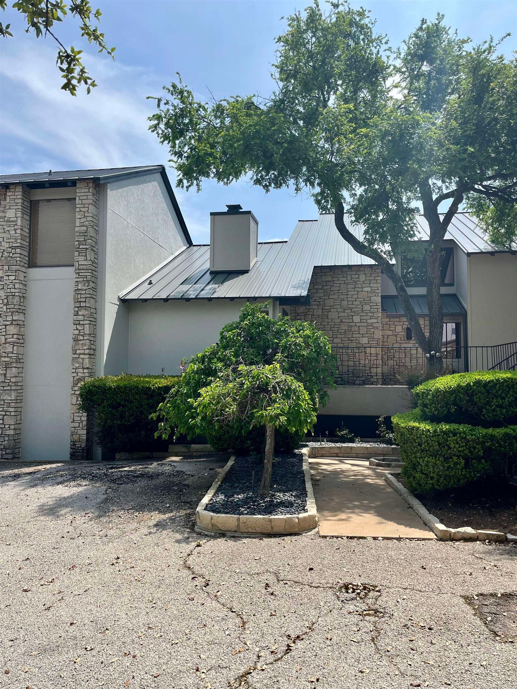 103 Island Dr — photo