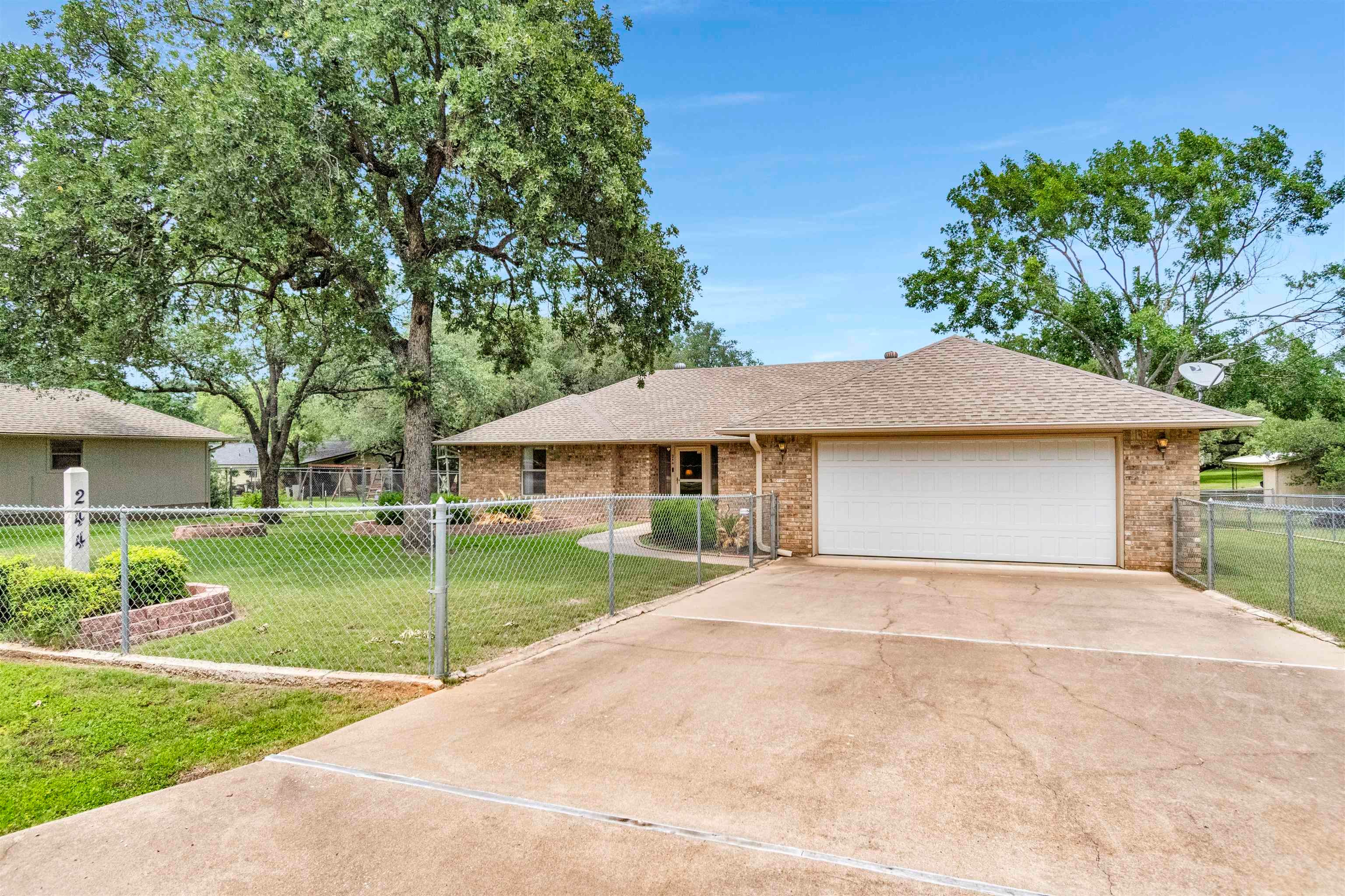 244 Driftwood Dr — photo