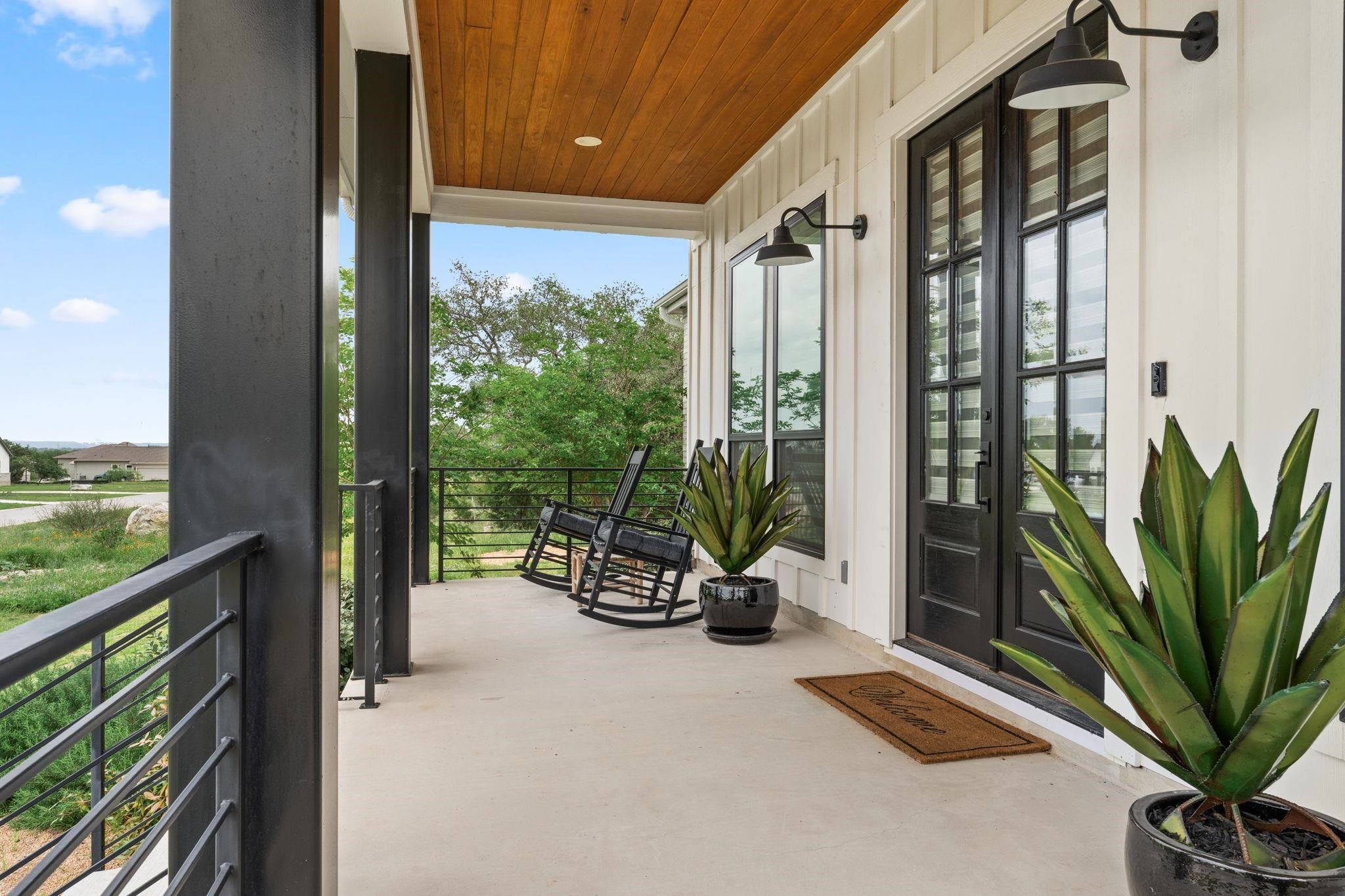 305 Spicewood Trails Dr — photo