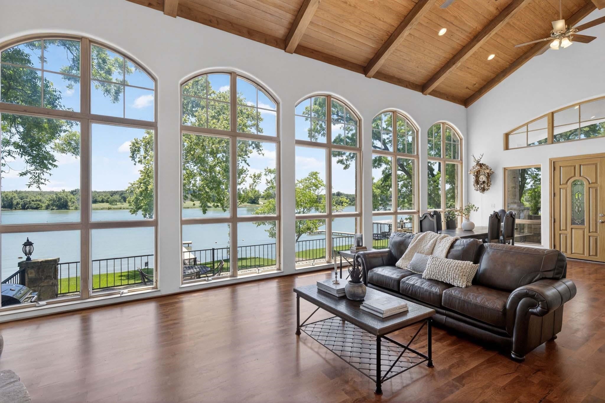 2428 River Oaks — photo