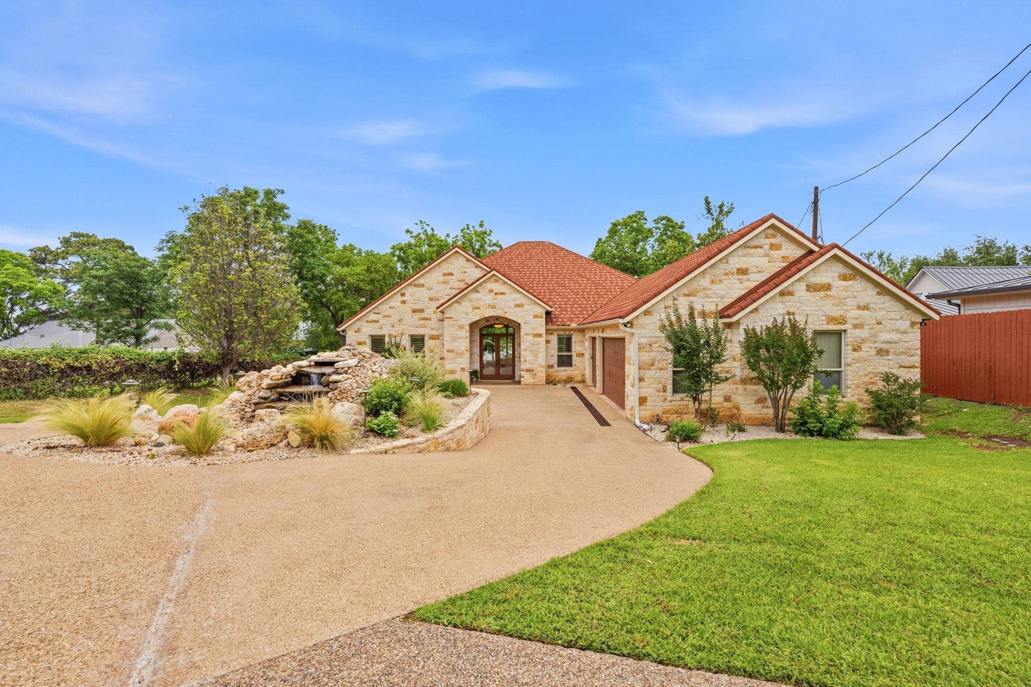 5100 W FM 2147 — photo