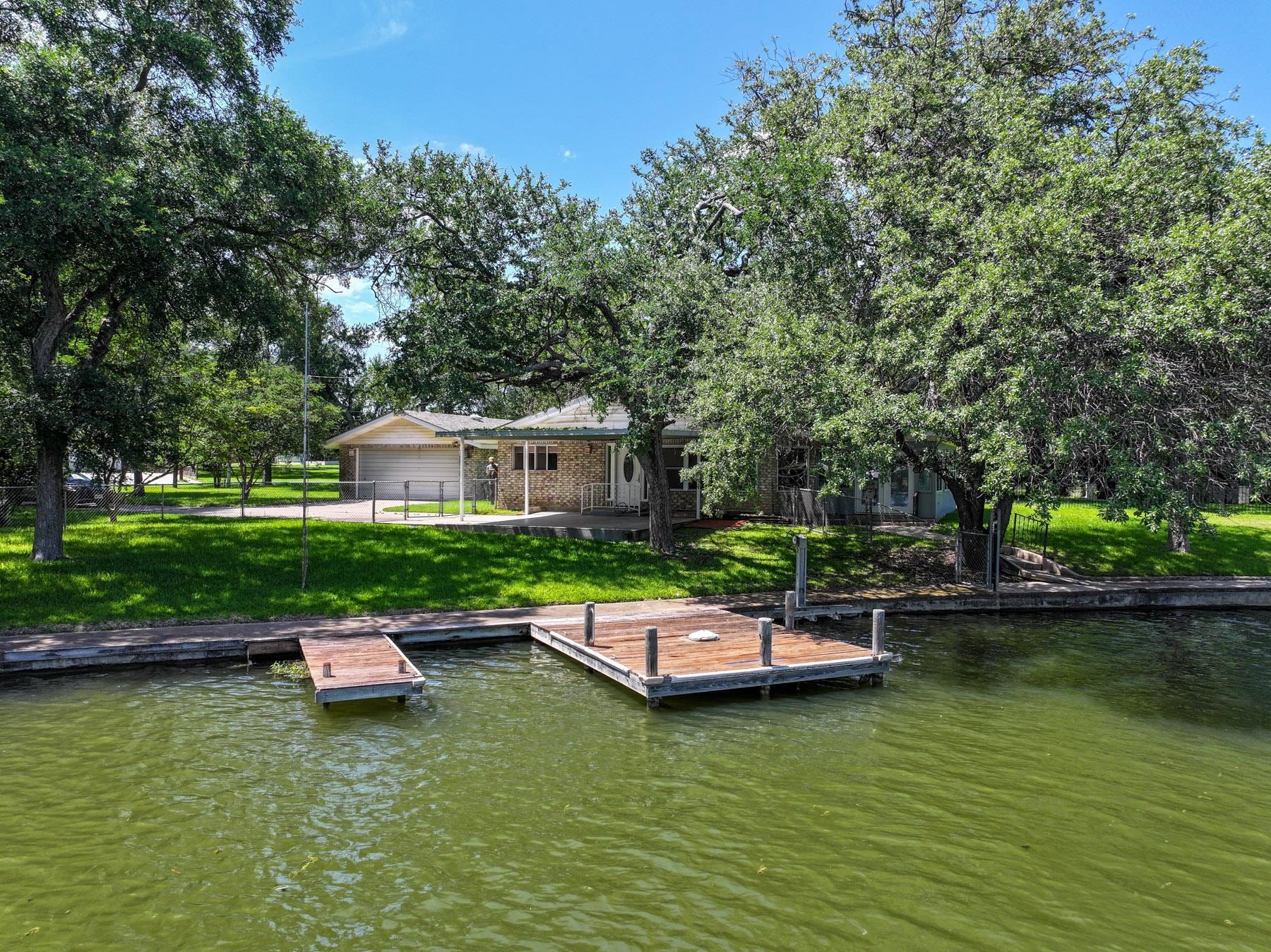 501 Oleander Dr — photo