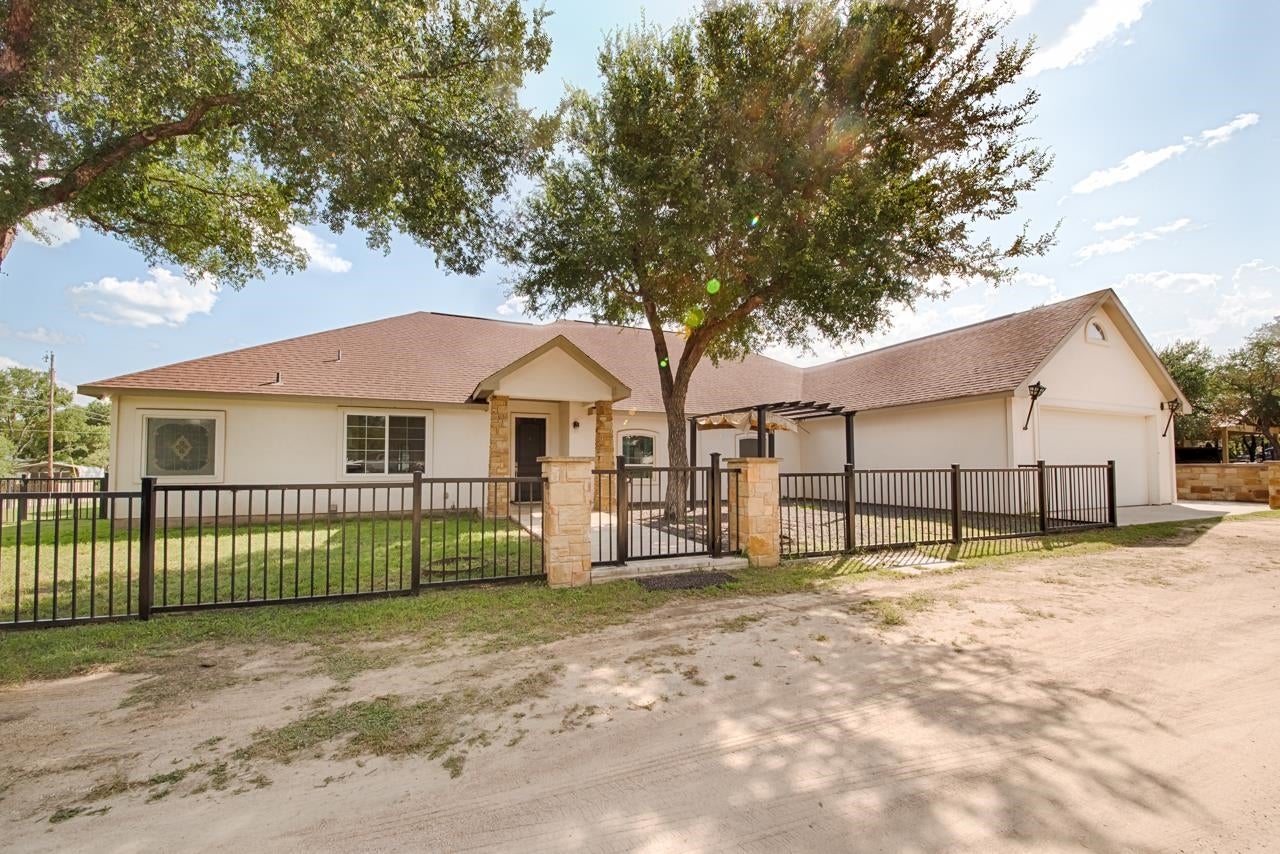1026 Kingswell Drive — photo