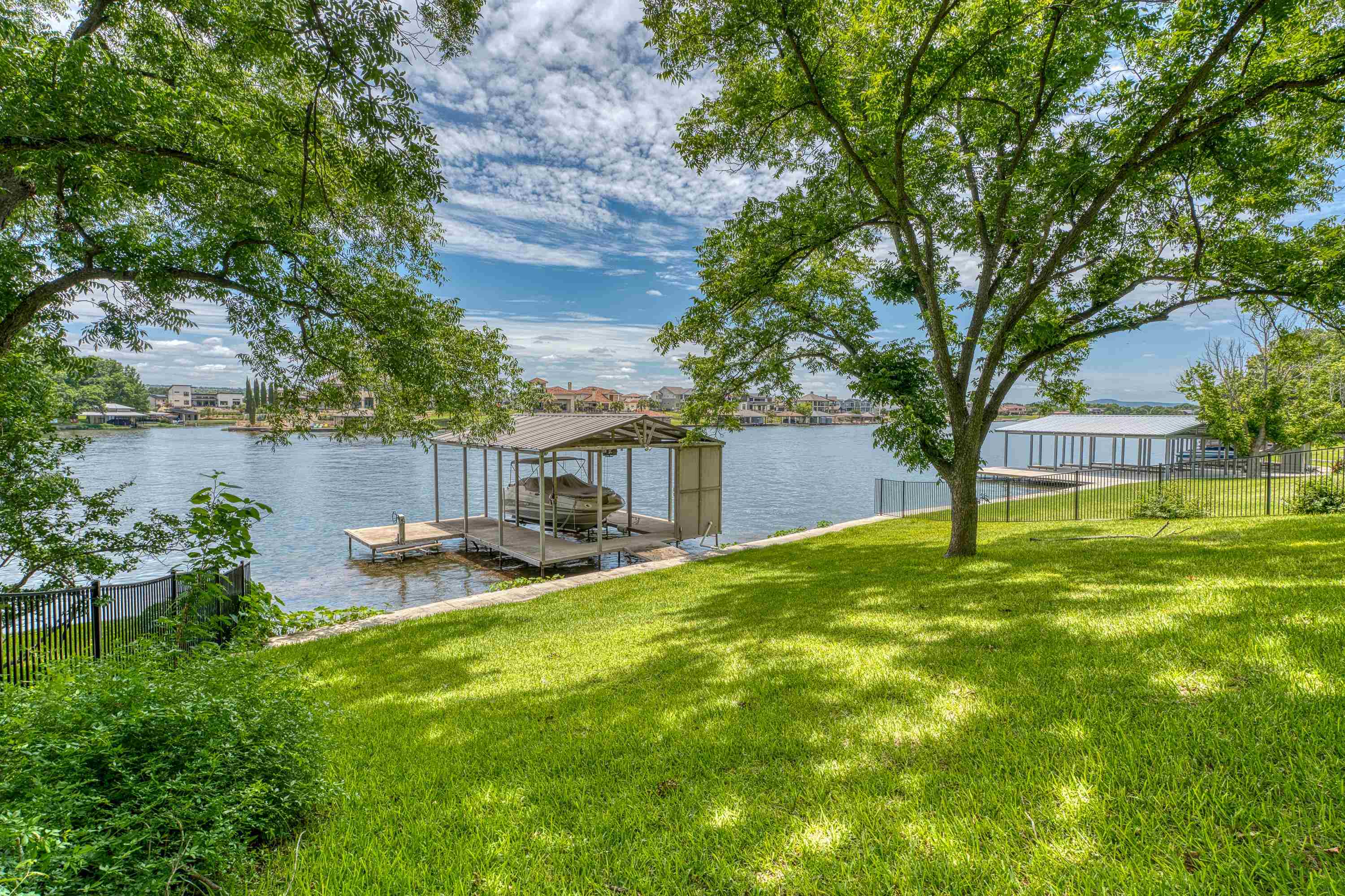 1524 Williams Lakeshore — photo