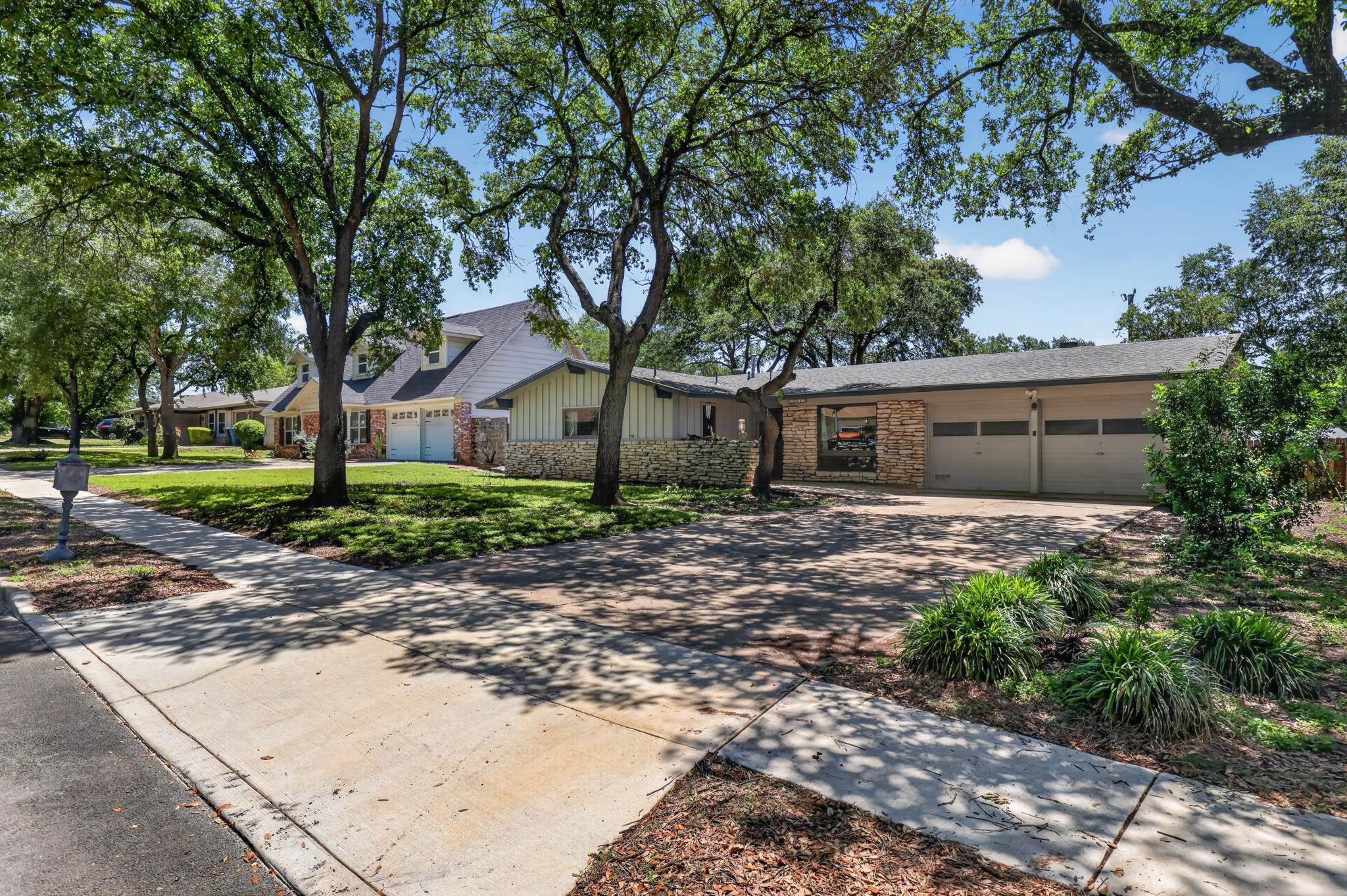 11022 Burr Oak Drive — photo