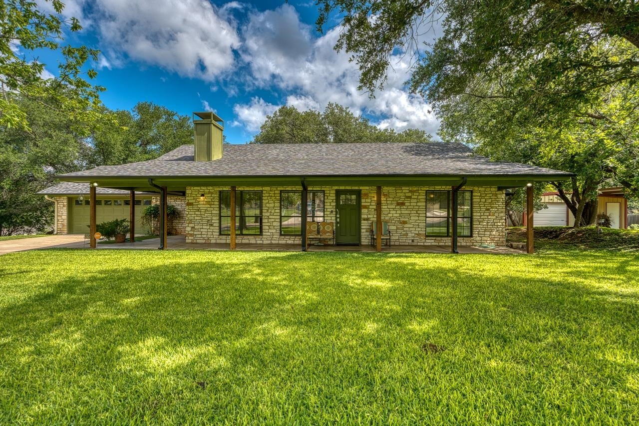 306 Pecan Drive — photo