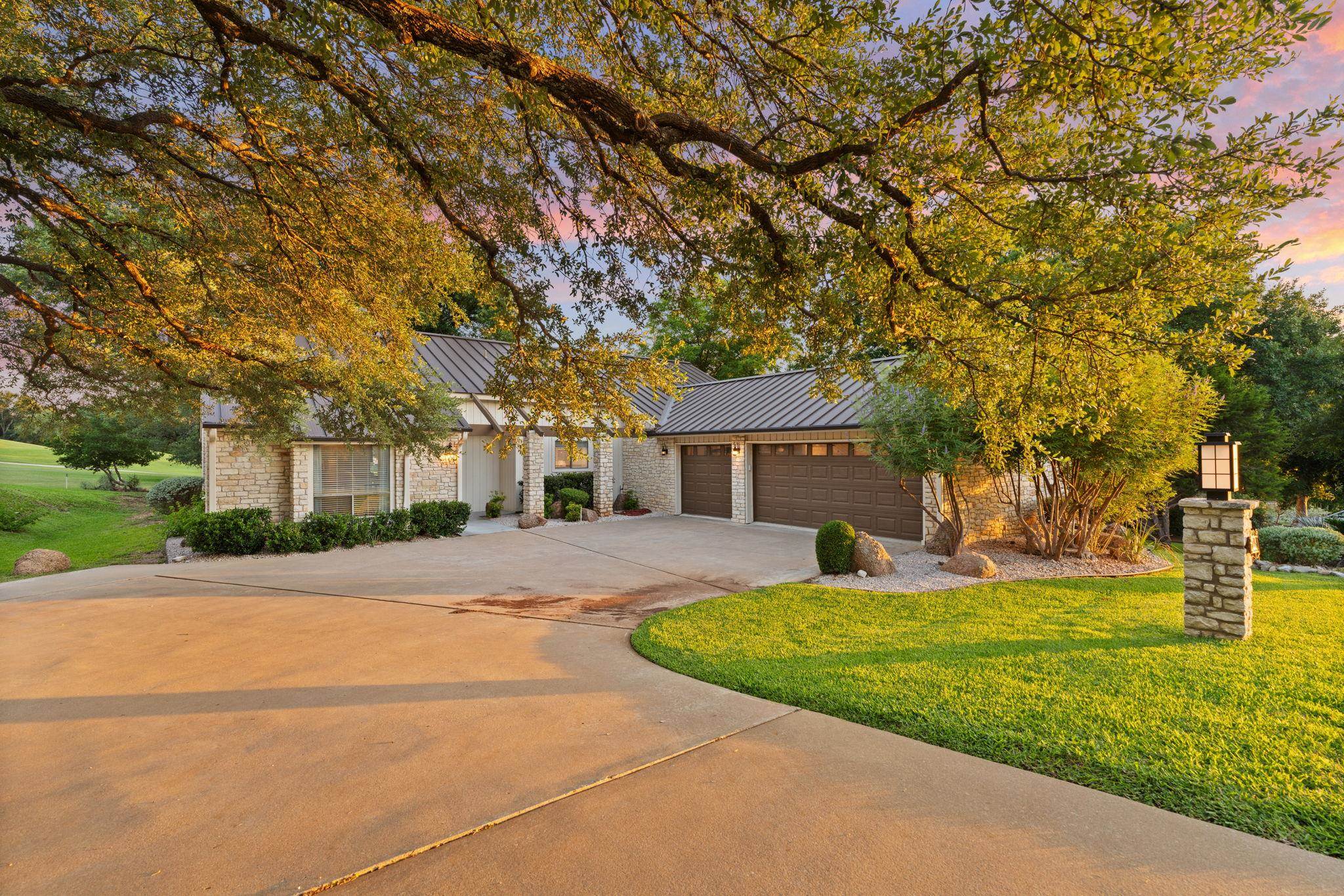 805 Hi Stirrup — photo