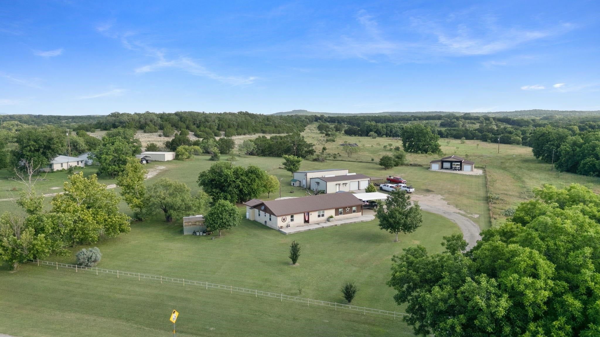 963 FM 580 — photo