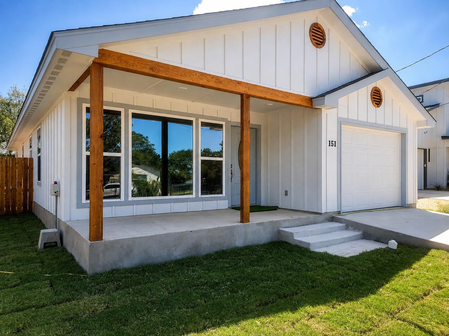 151 W Hickory Drive — photo