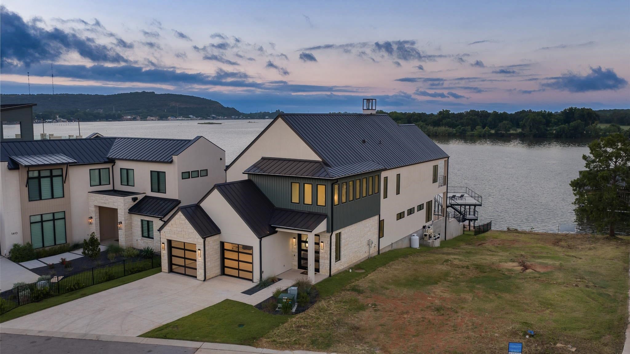 144 Riverfront Ln — photo