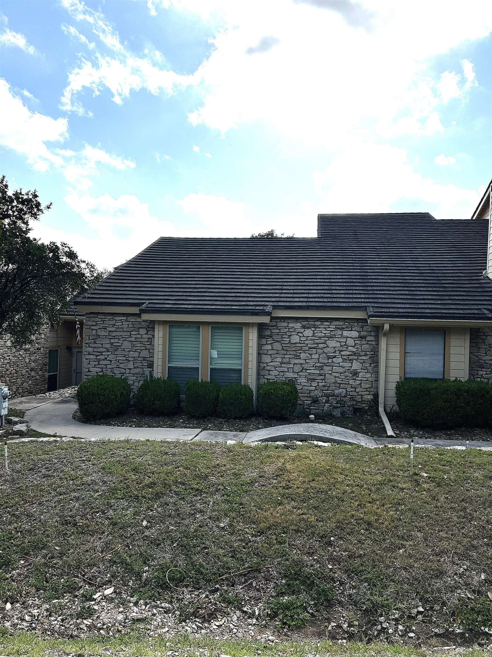 1209 Hi Stirrup — photo