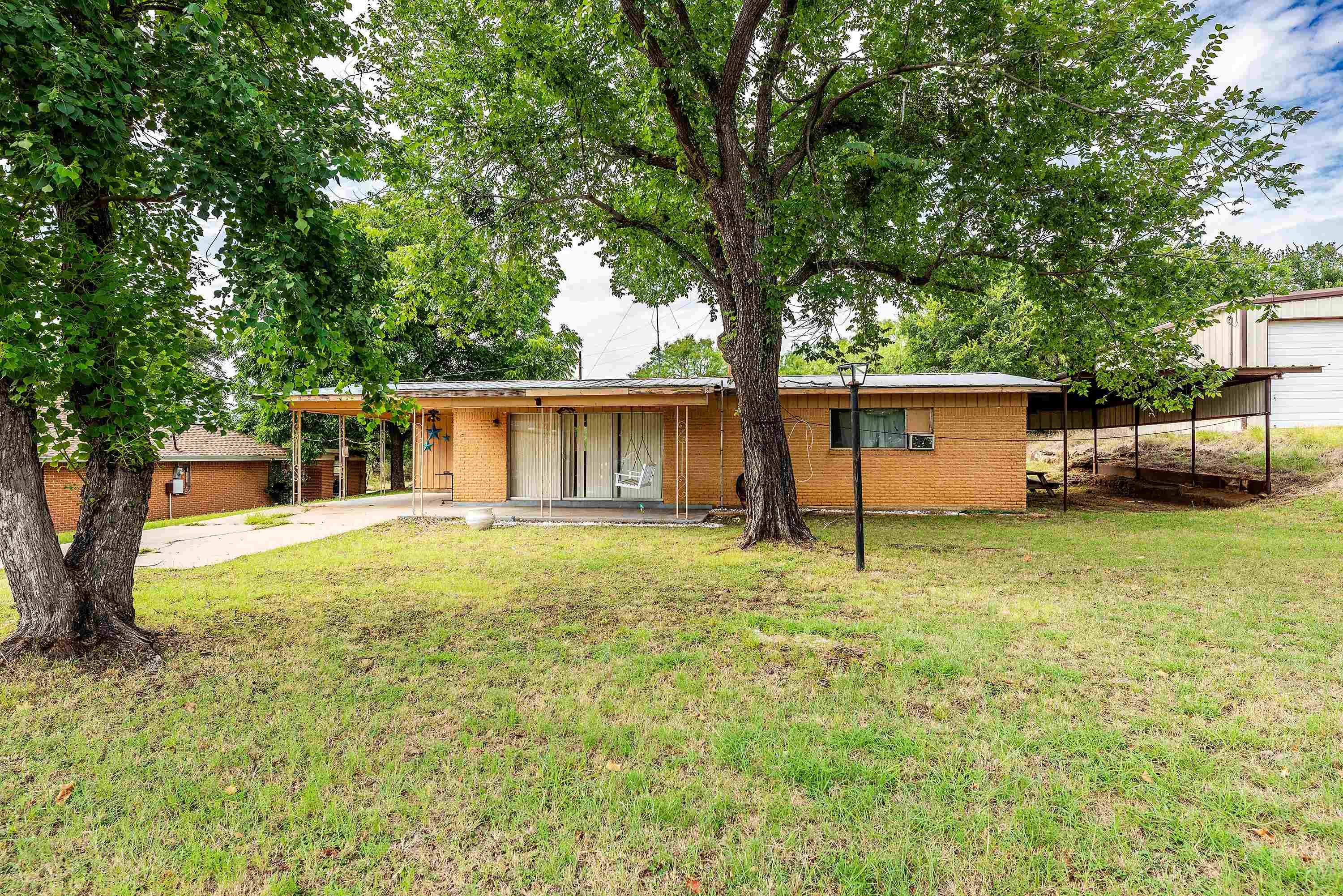103 Live Oak — photo