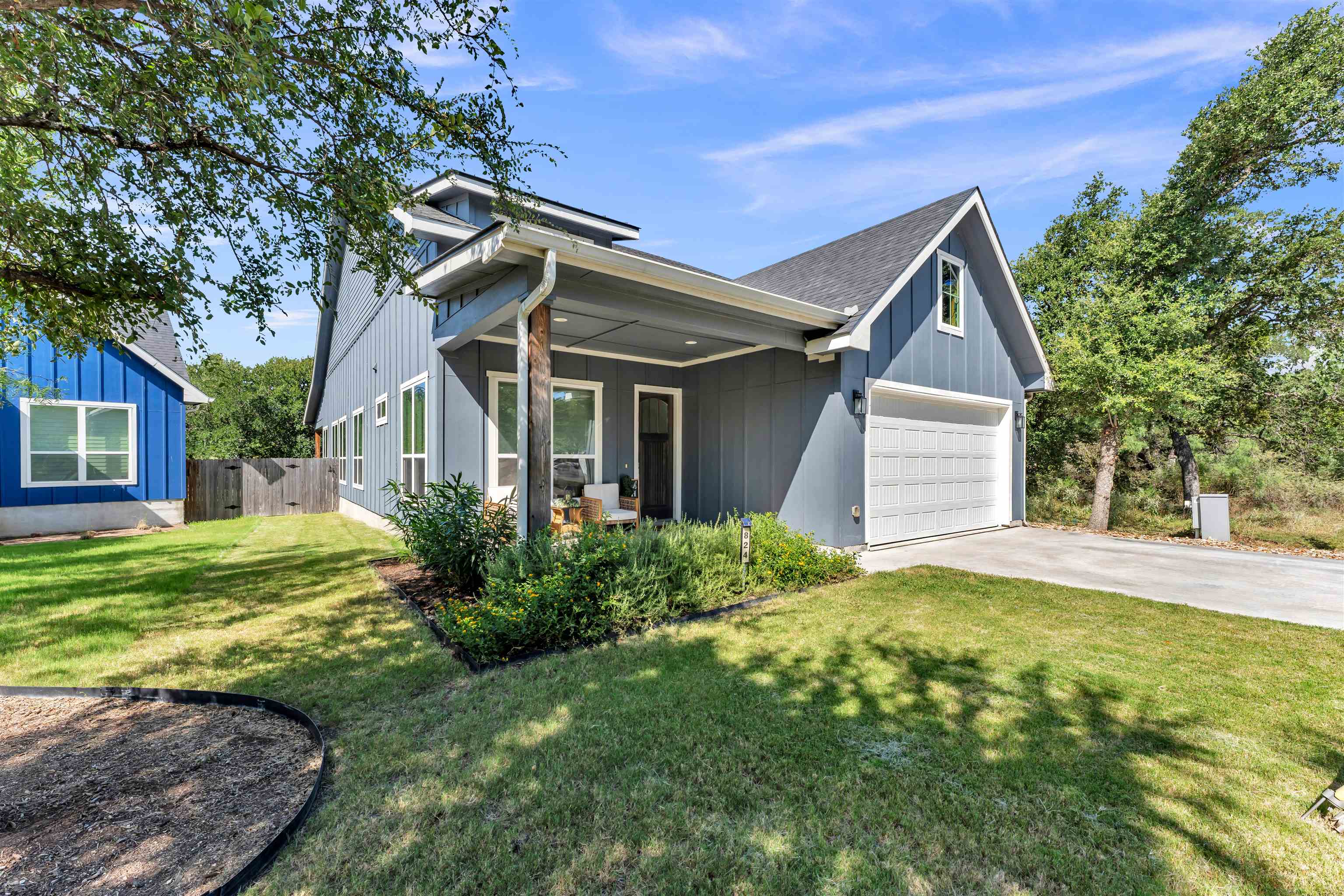 824 Woodland Hills Dr — photo