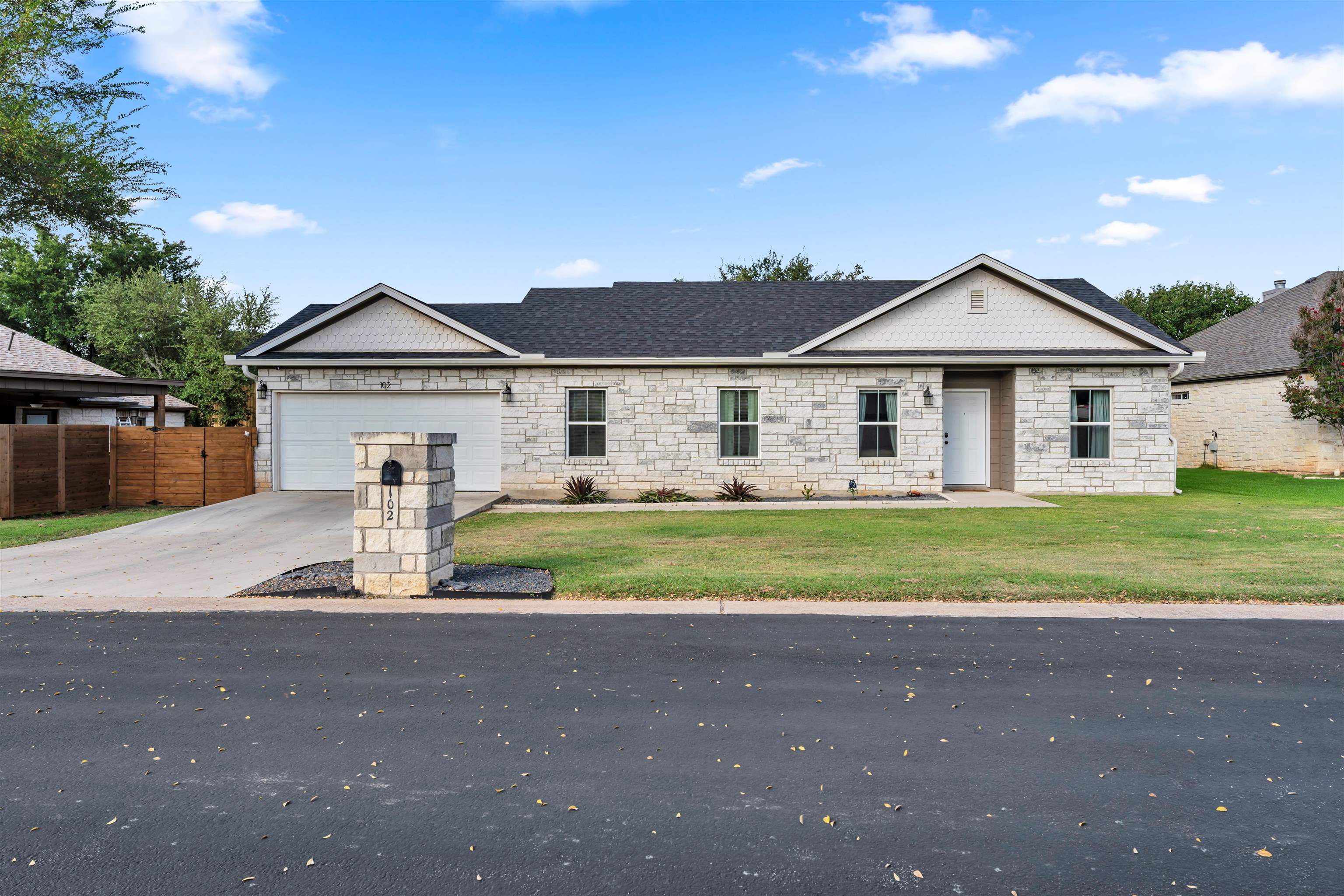 102 Fox Cir — photo