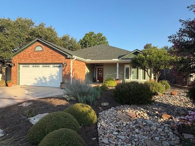 123 Fox Circle — photo