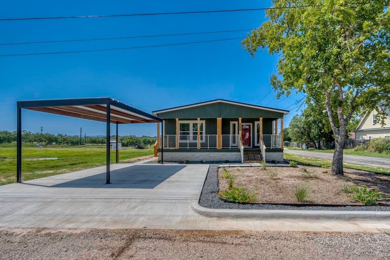 1200 E Green Street — photo