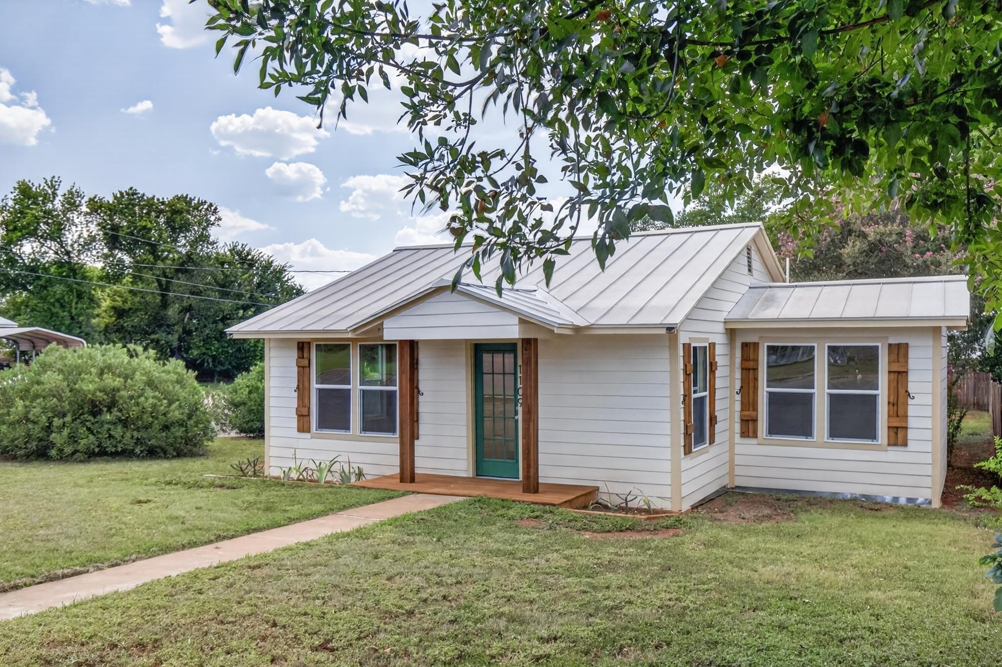 1109 Hickory Street — photo