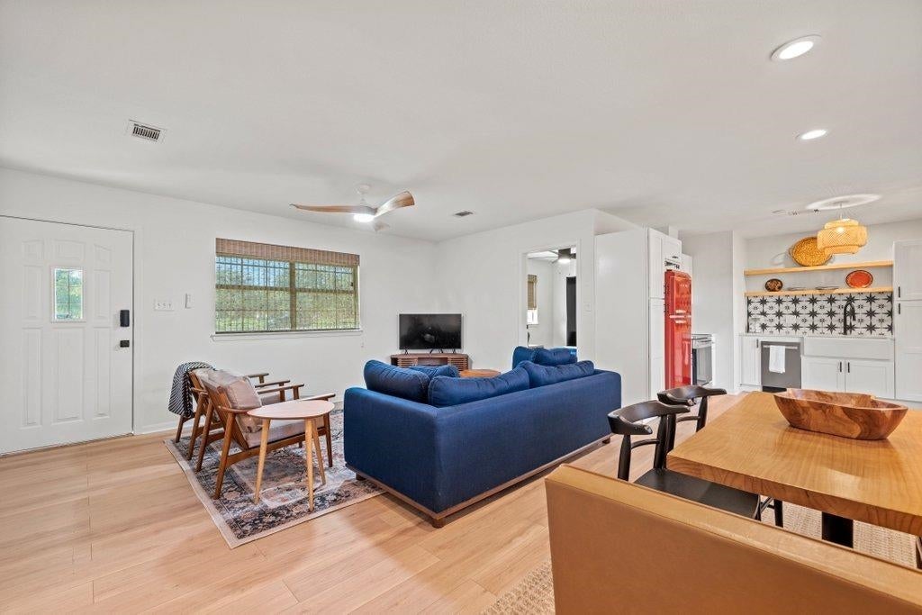 512 W Pecan Drive — photo
