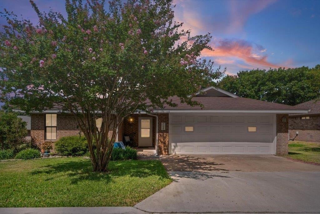 708 Cottonwood Drive — photo