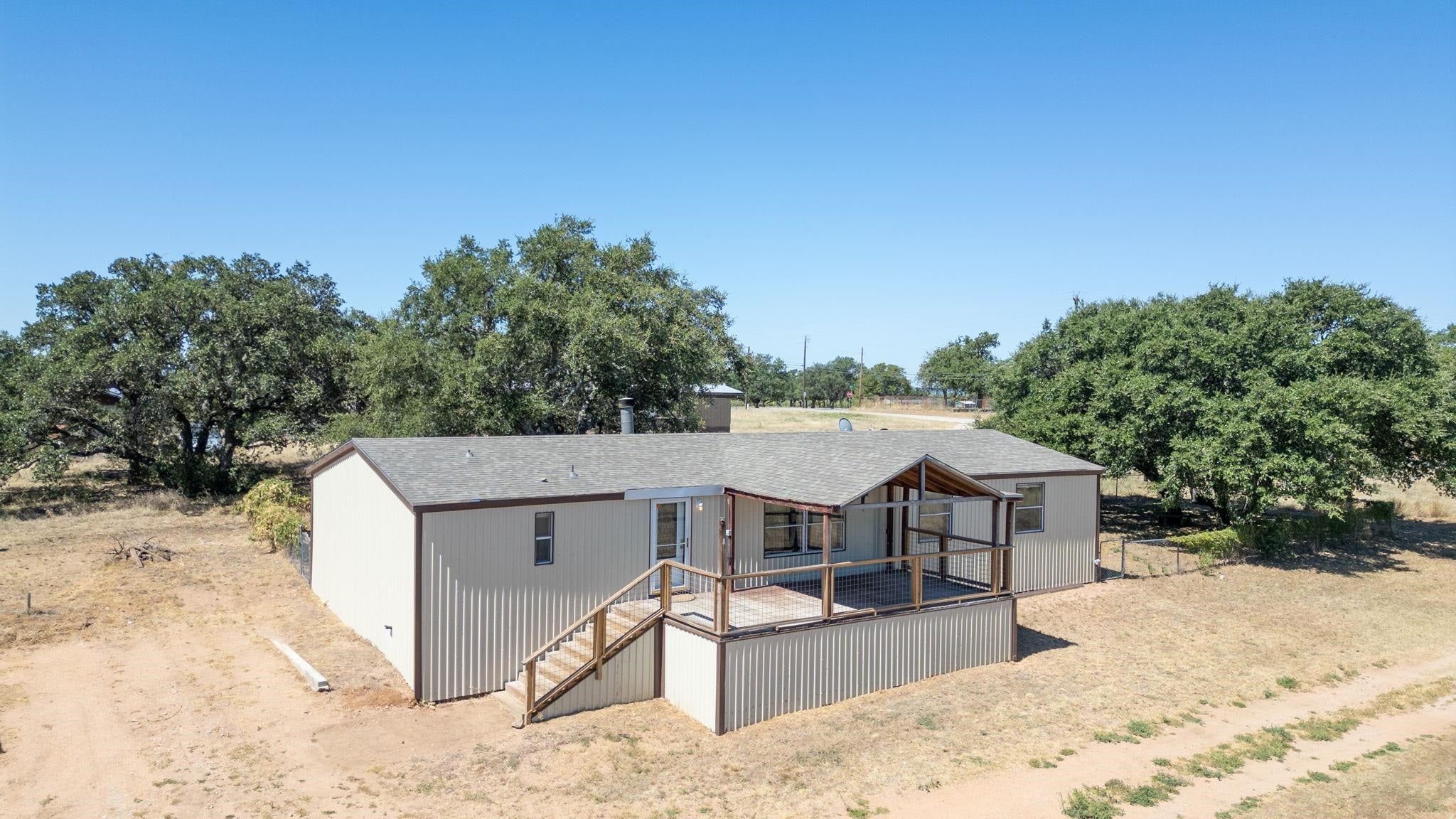 821 Ranch Road 261 — photo