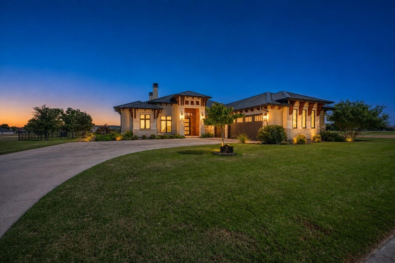 432 Sandia Loop — photo