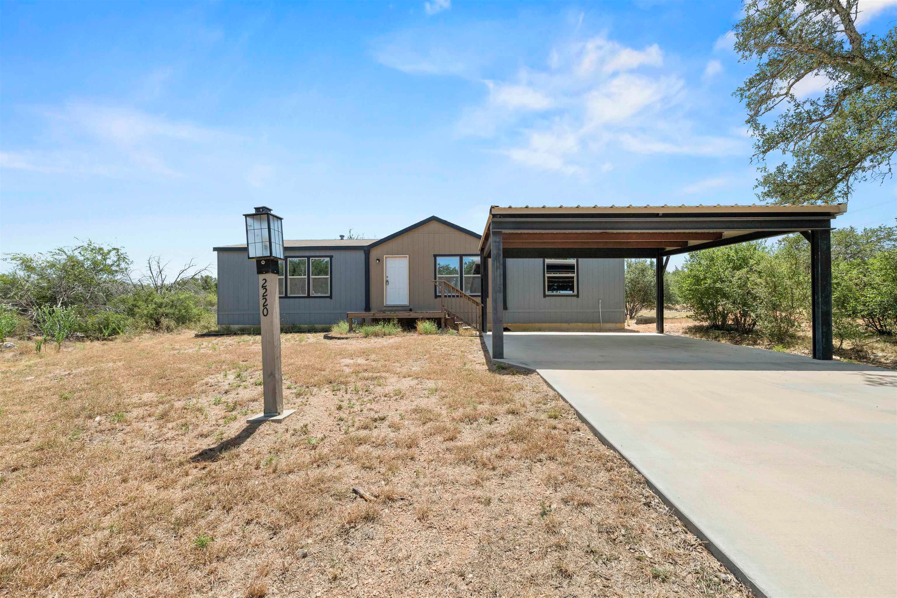 2220 Doe Street — photo
