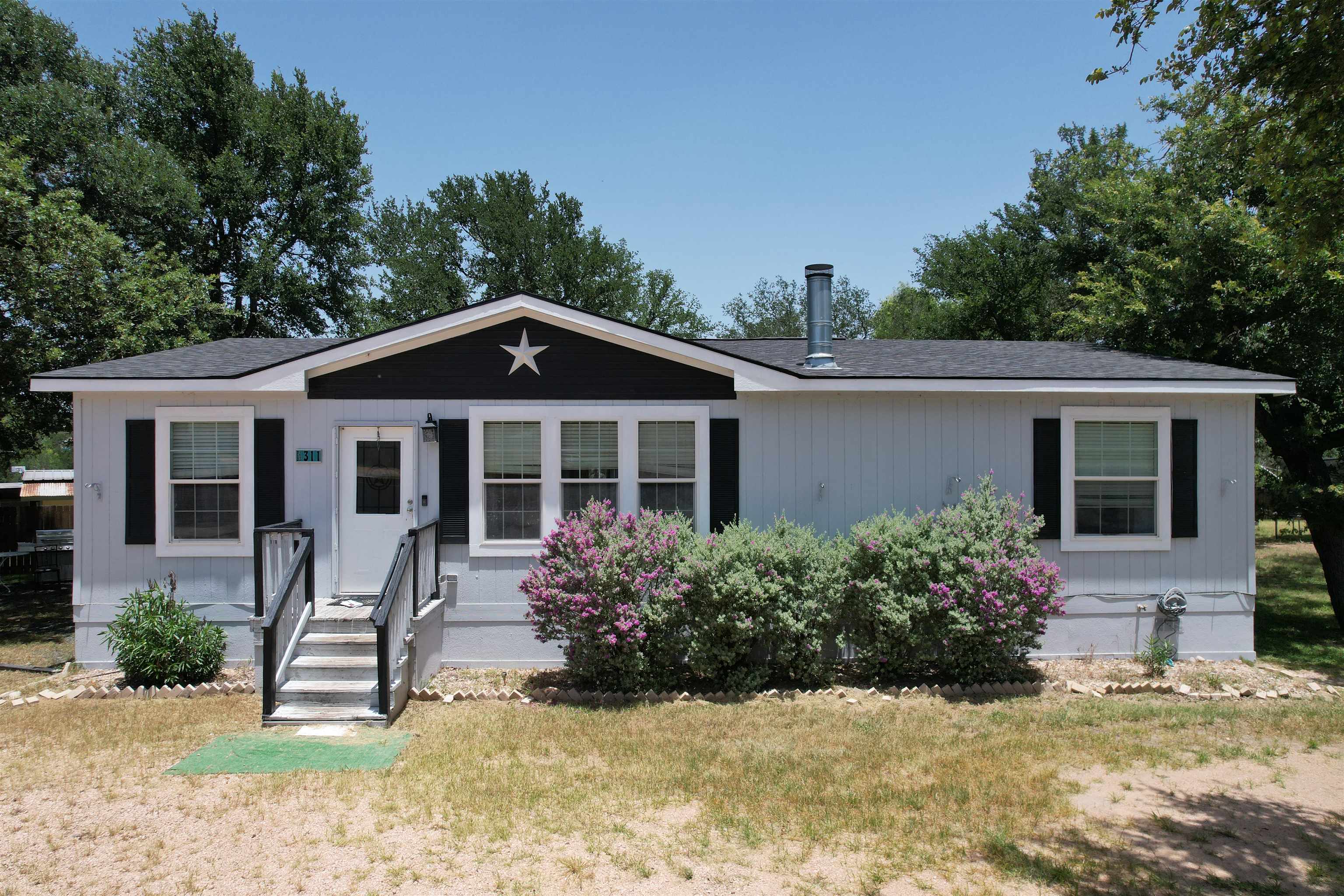 311 E Castleshoals Drive — photo