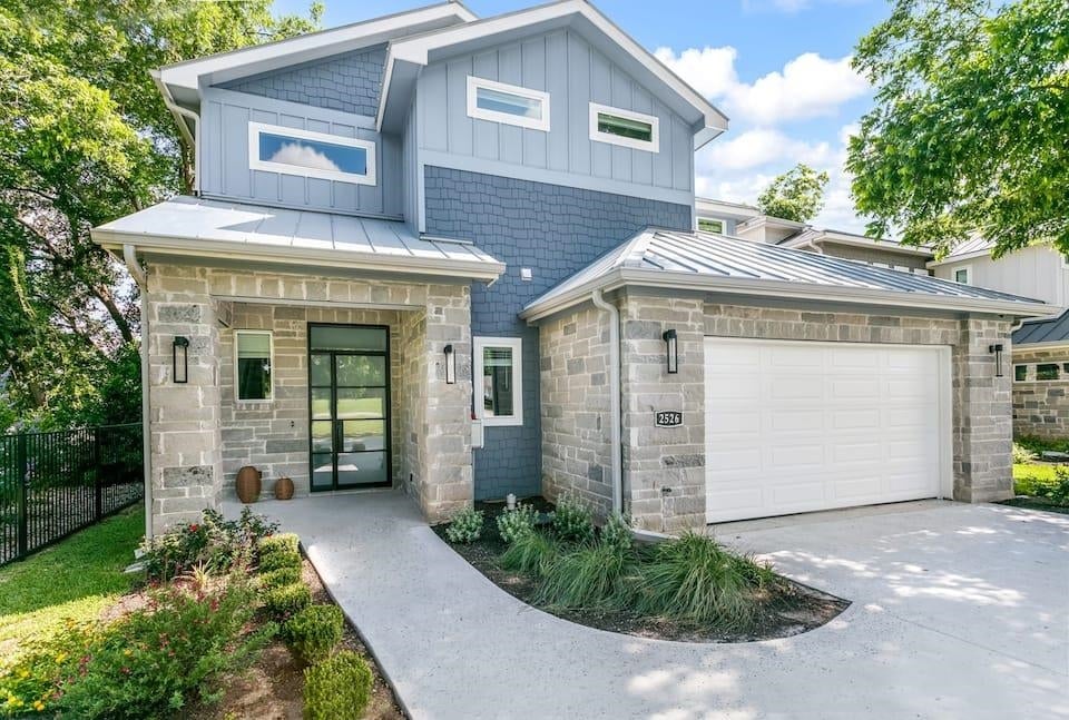 2526 River Oaks Drive — photo
