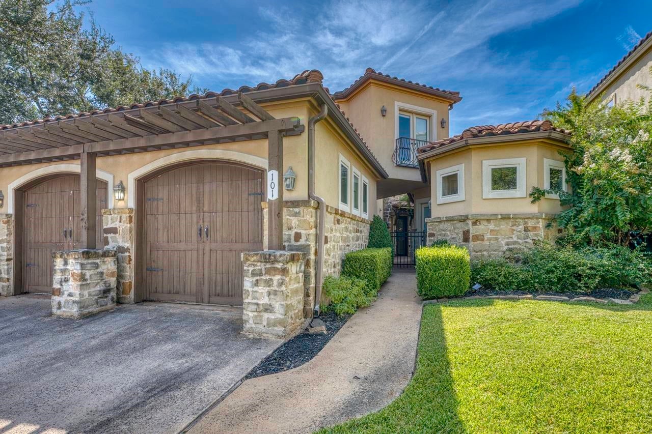 101 Maravilla Way — photo