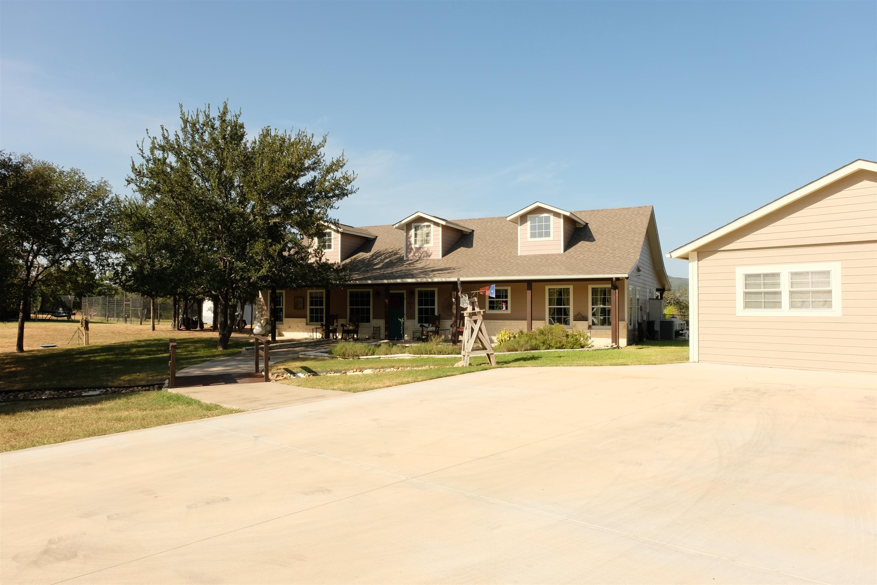 281 Link Dr — photo