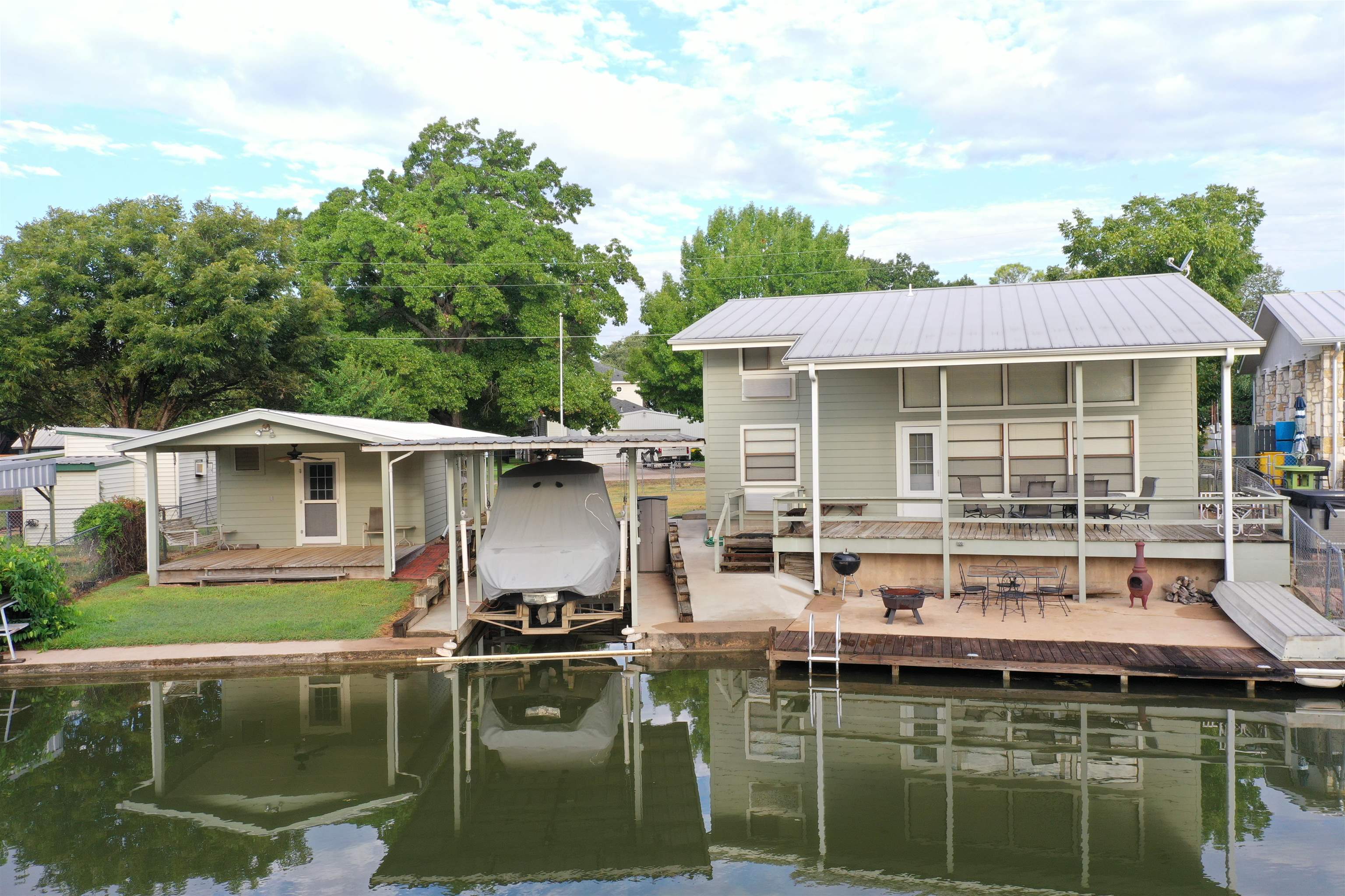 707 CR 136a — photo