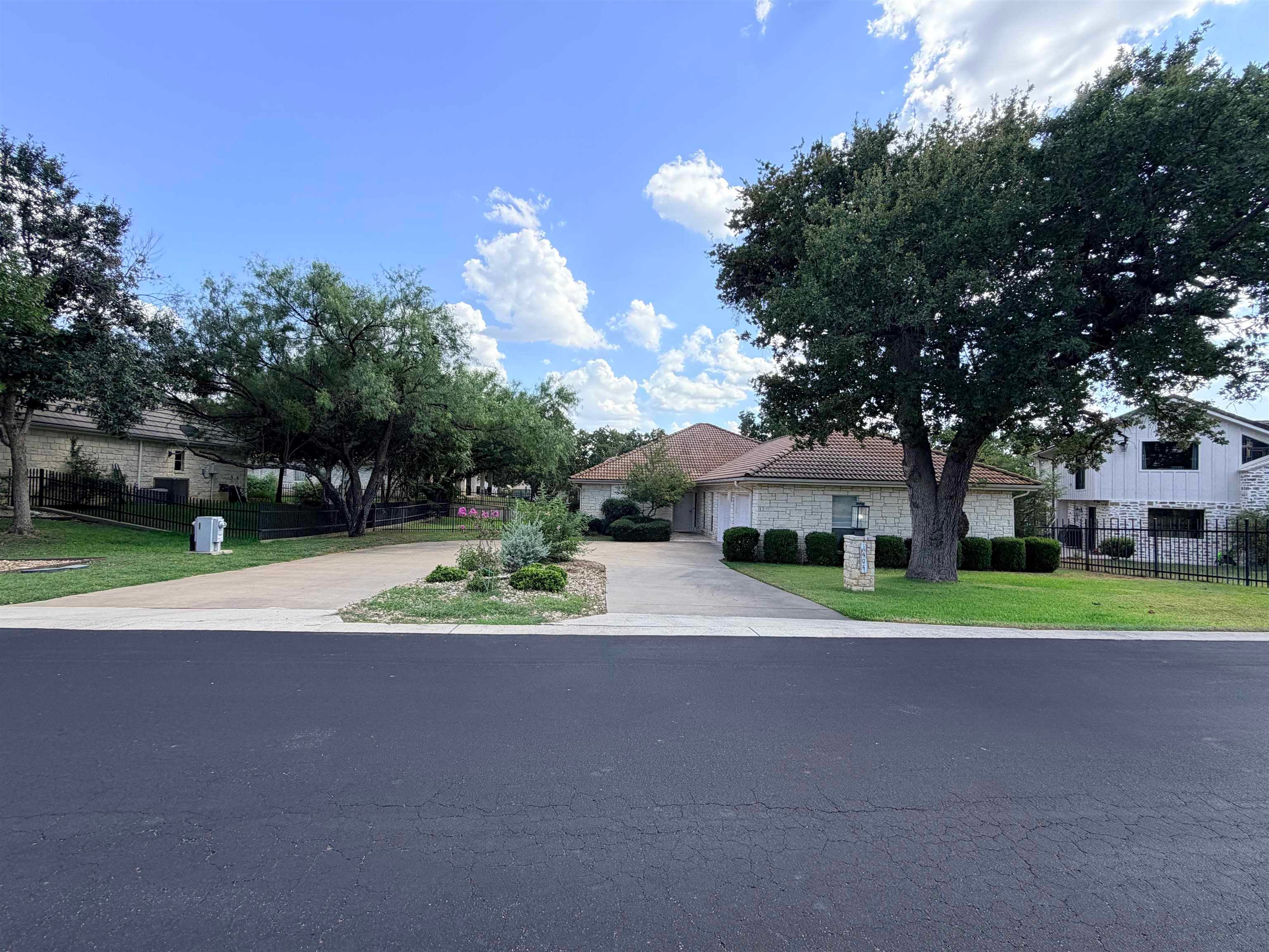 1404 Hi Circle North — photo