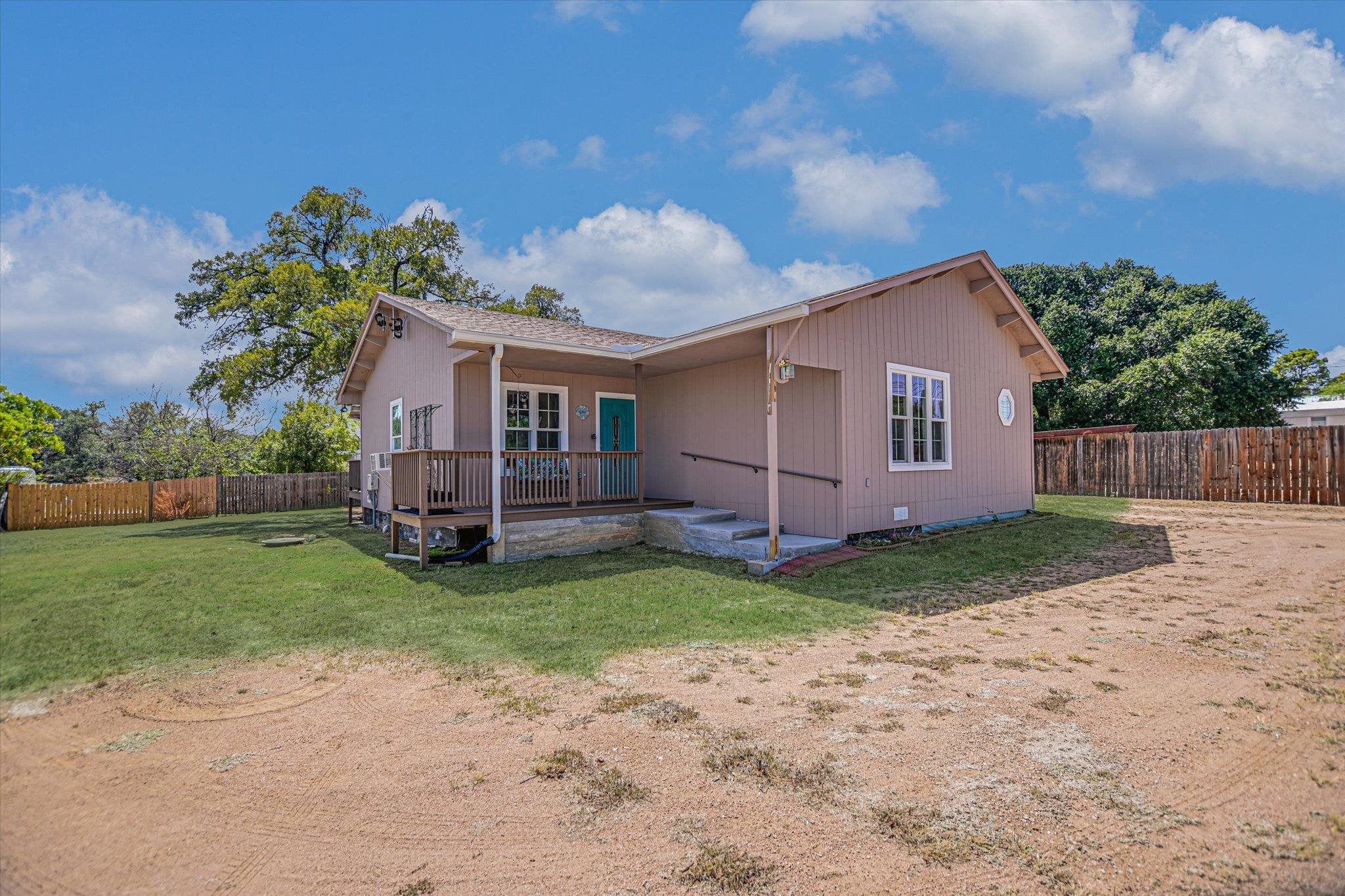 716 Elkhorn Drive — photo