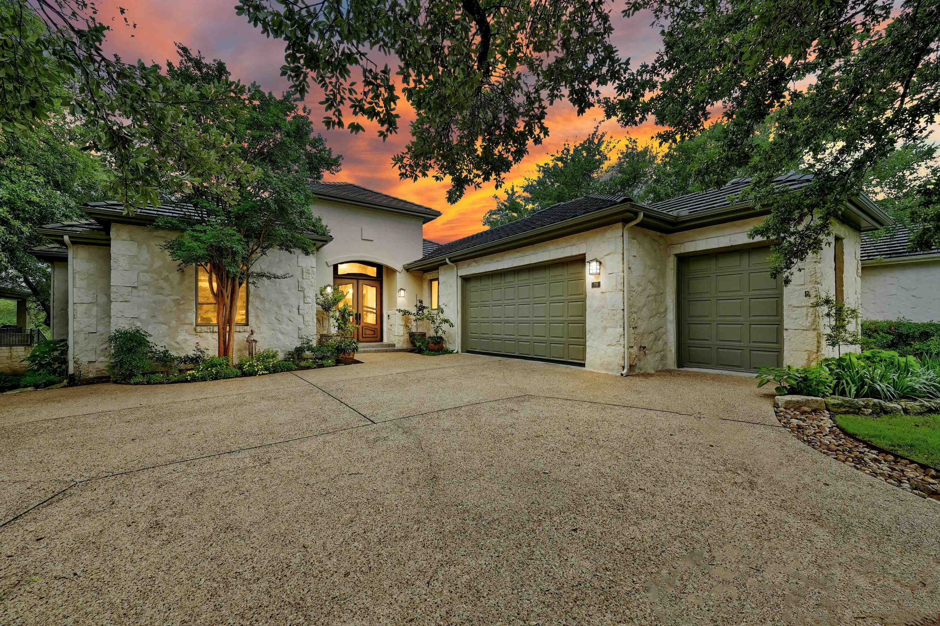 2305 Barton Creek #29 Boulevard — photo