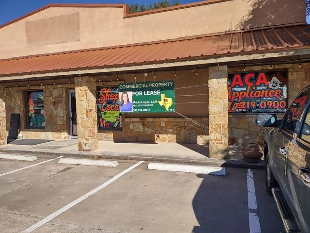 325 E Highway 29, Bertram, TX 78605 — photo 2